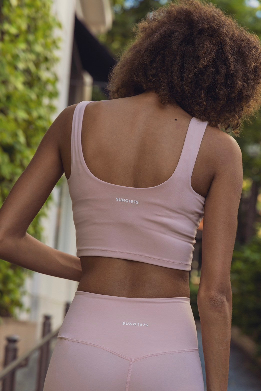 AIR DRY HIGH UP CROP TOP