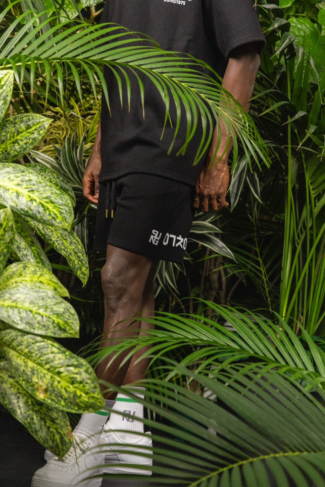 HANGUL LOGO HALF PANTS