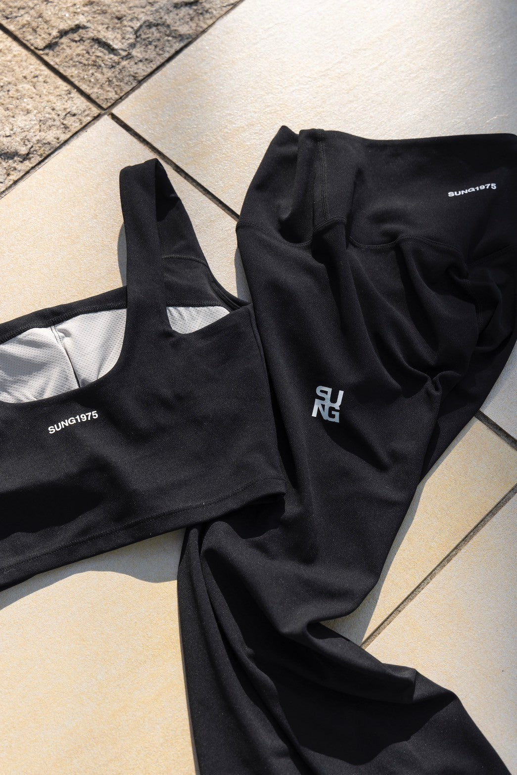AIR DRY HIGH UP CROP TOP