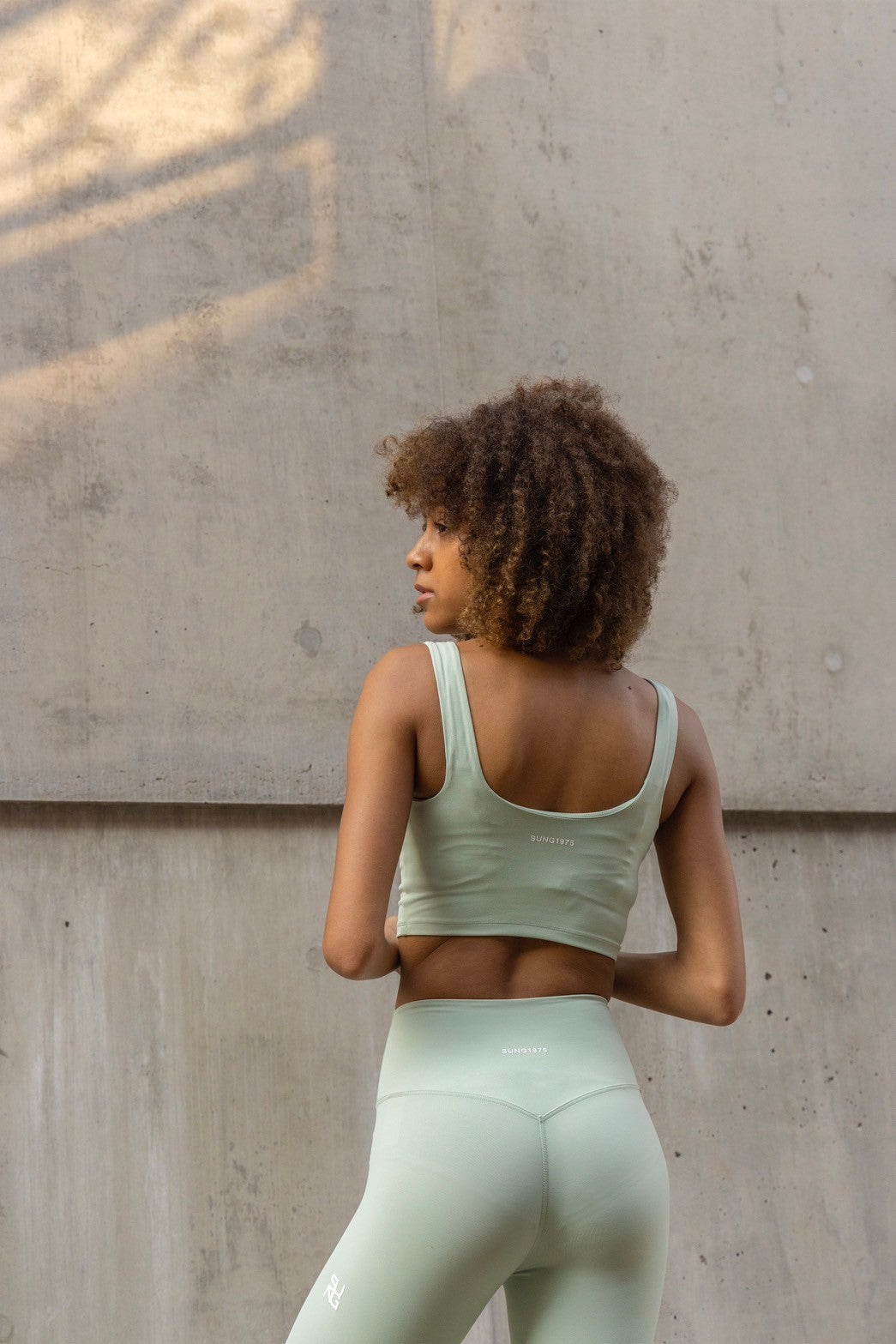 AIR DRY HIGH UP CROP TOP