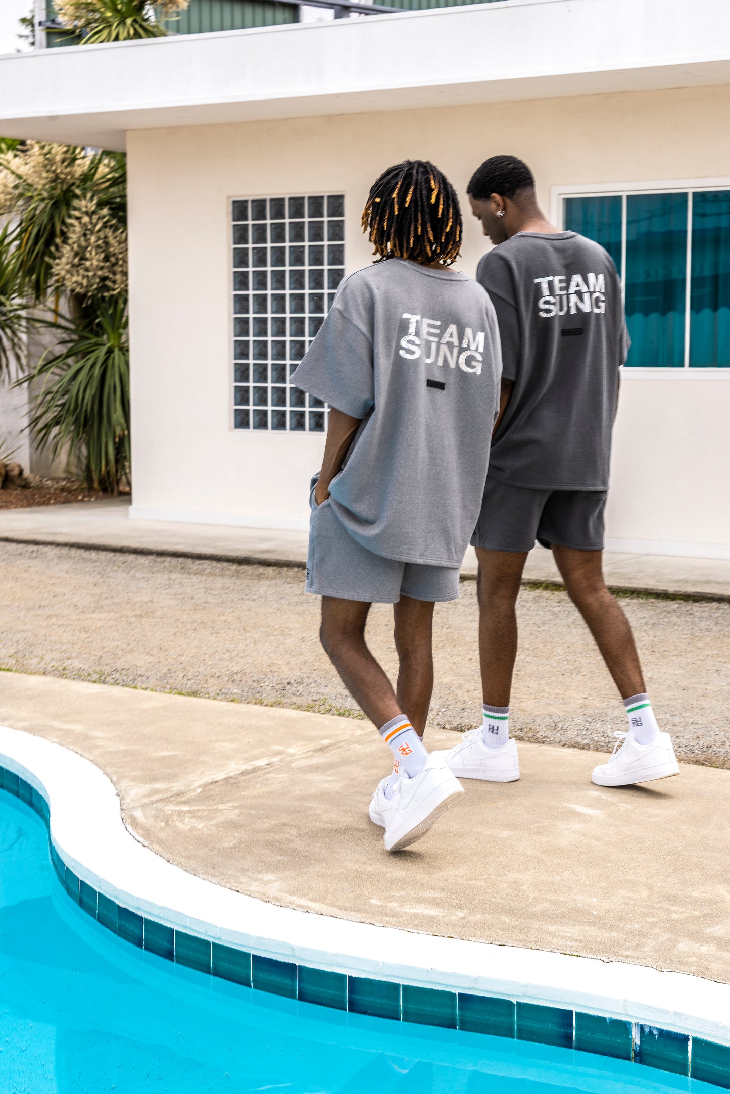 SILVER MARK FADED TEAM TEE