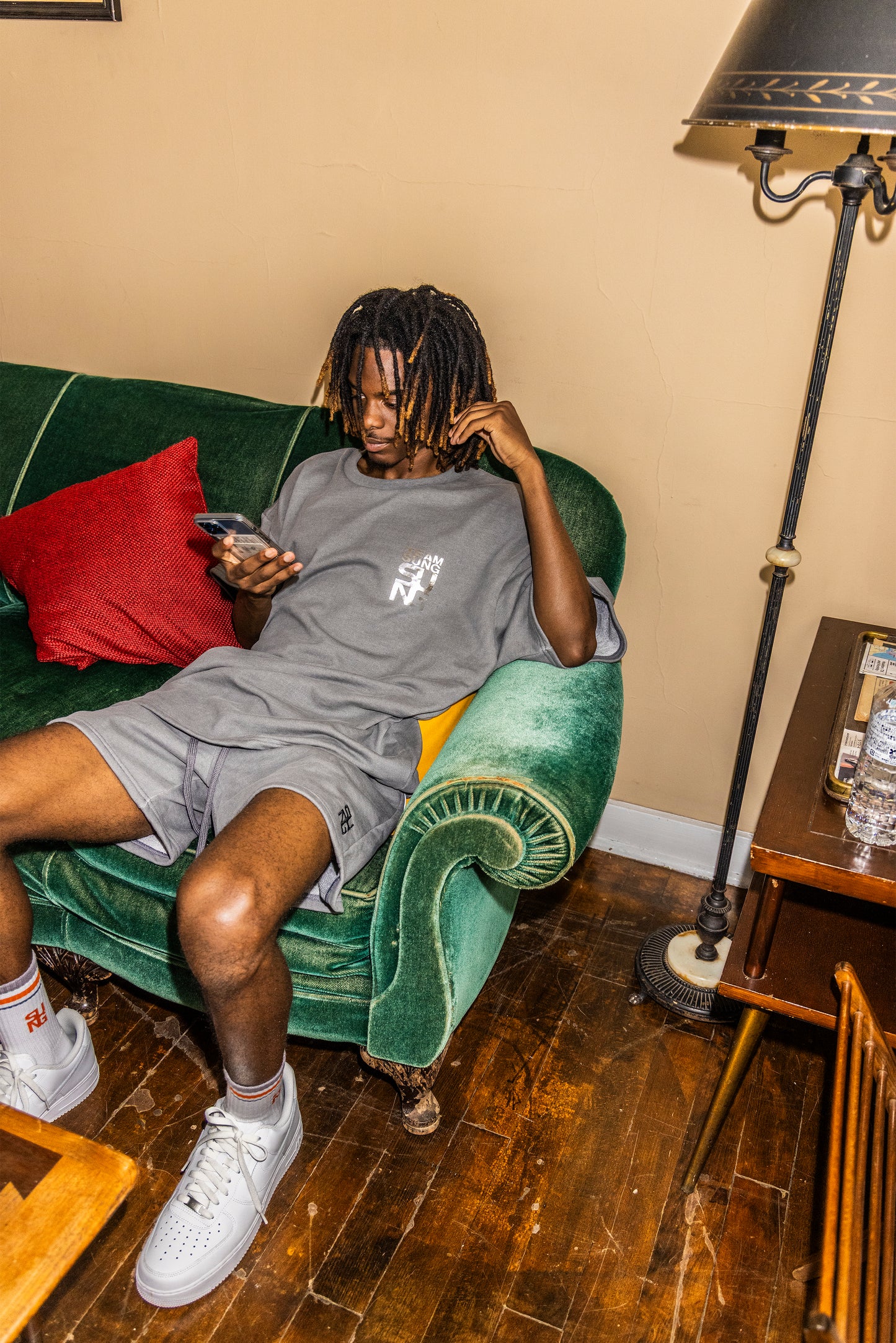 SILVER MARK FADED TEAM TEE