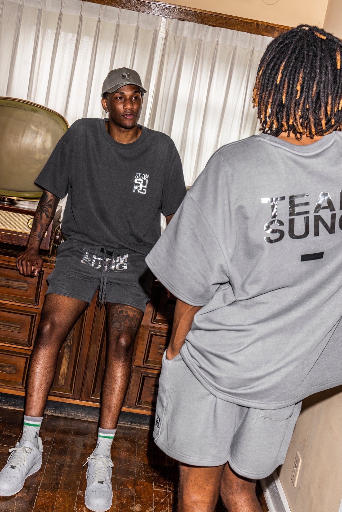 SILVER MARK FADED TEAM TEE
