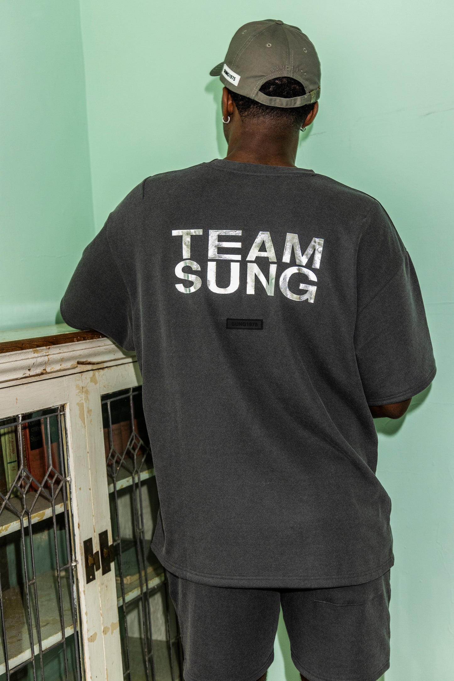 SILVER MARK FADED TEAM TEE