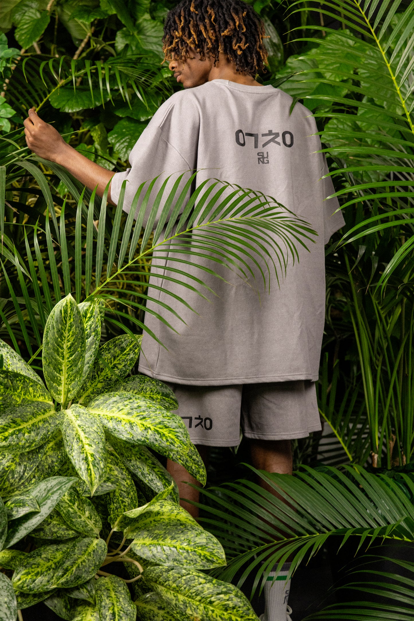 HANGUL LOGO HALF PANTS