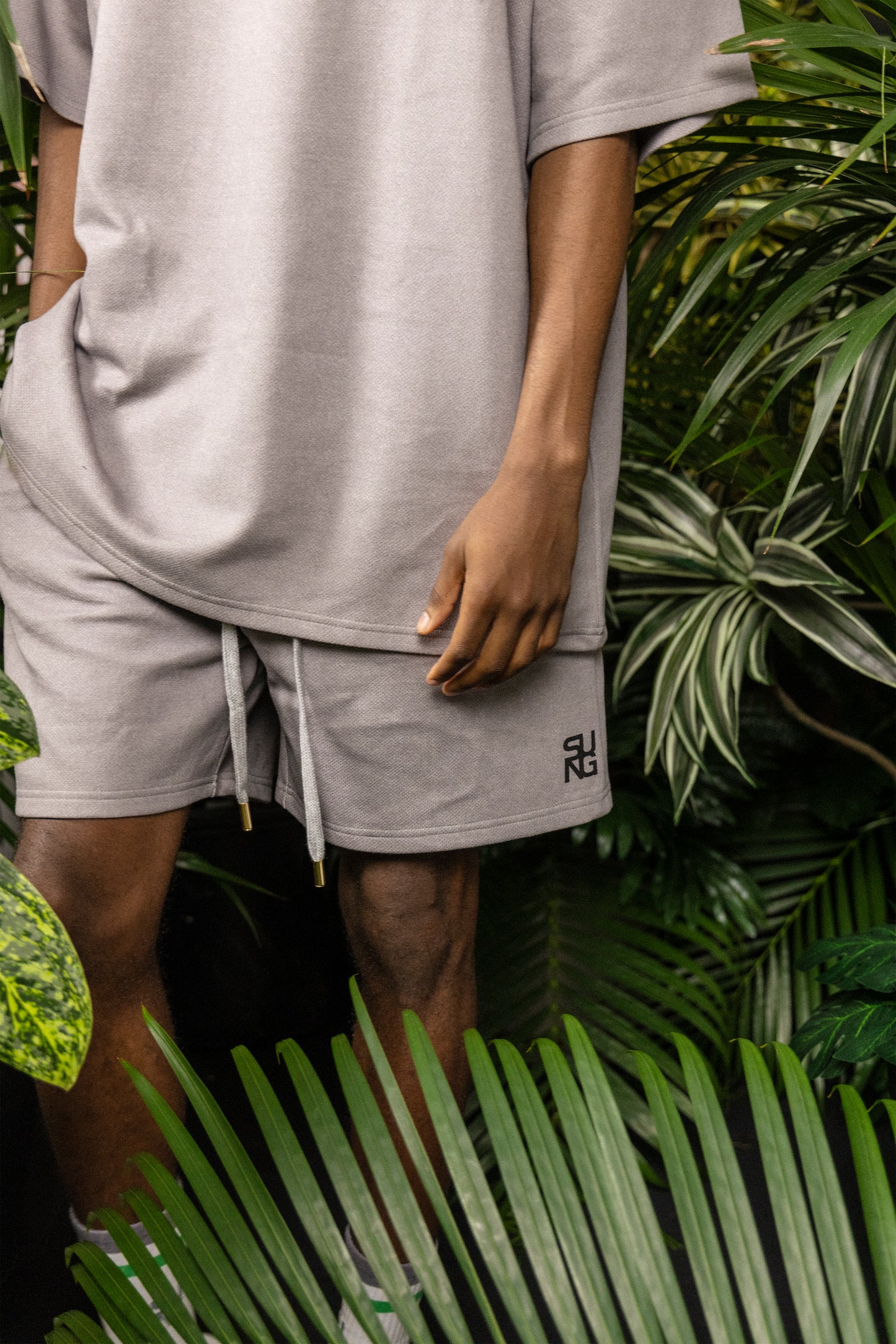 HANGUL LOGO HALF PANTS