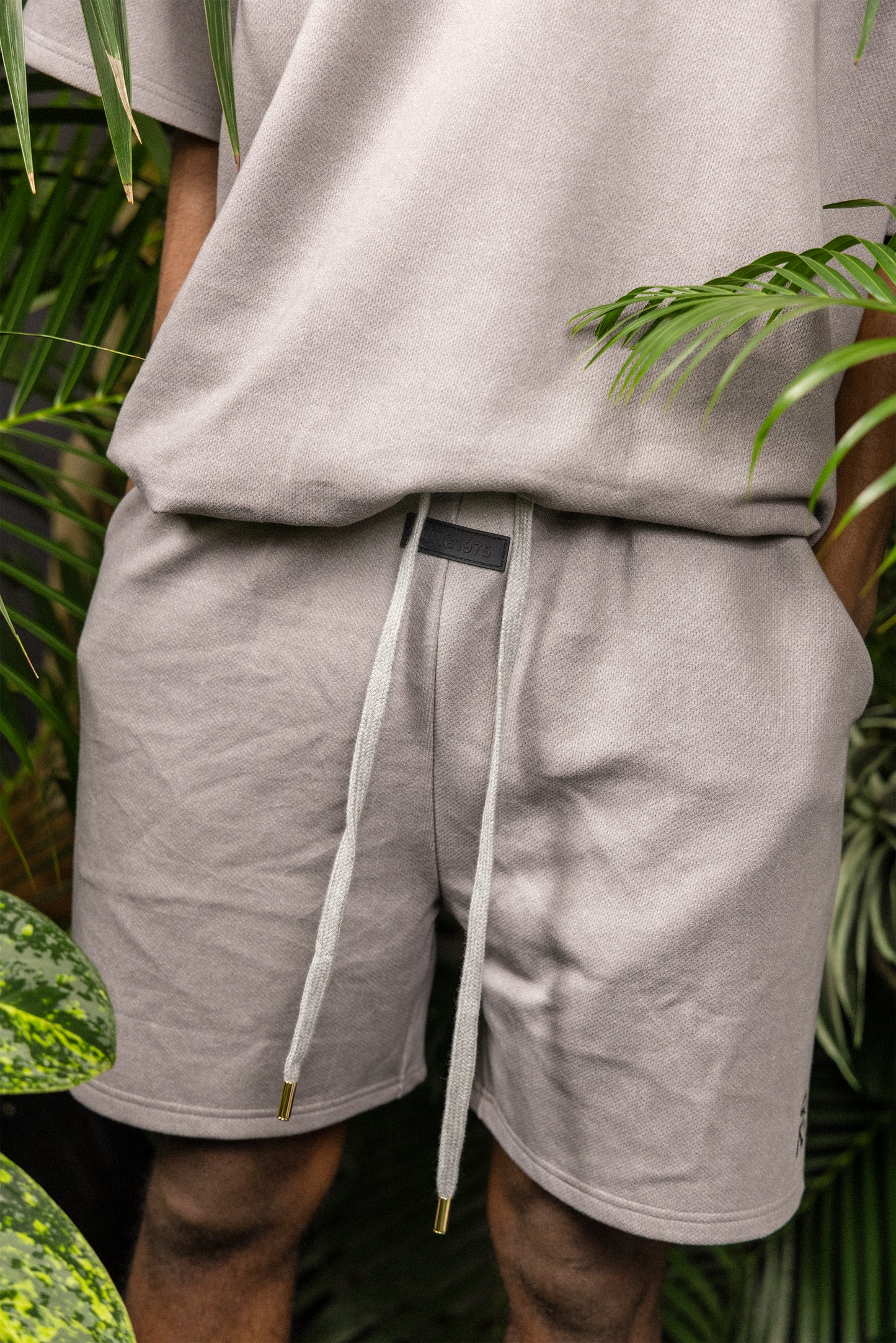 HANGUL LOGO HALF PANTS