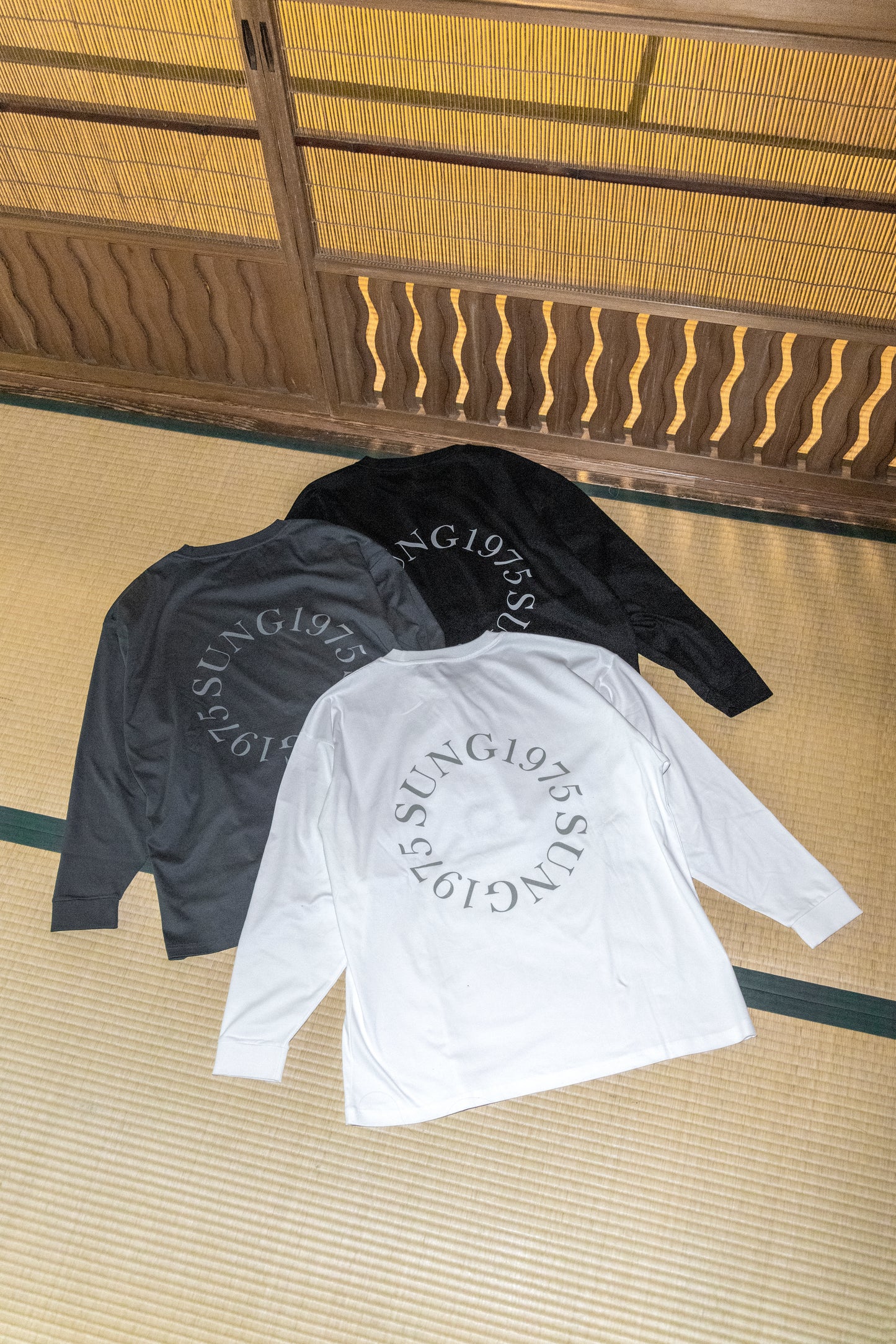 BACK CIRCLE LOGO LONG T SHIRTS