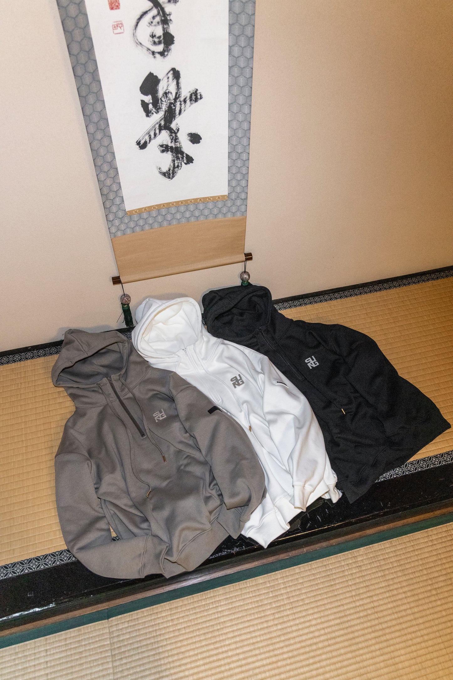 CUBIC LOGO SWEAT HOODIE