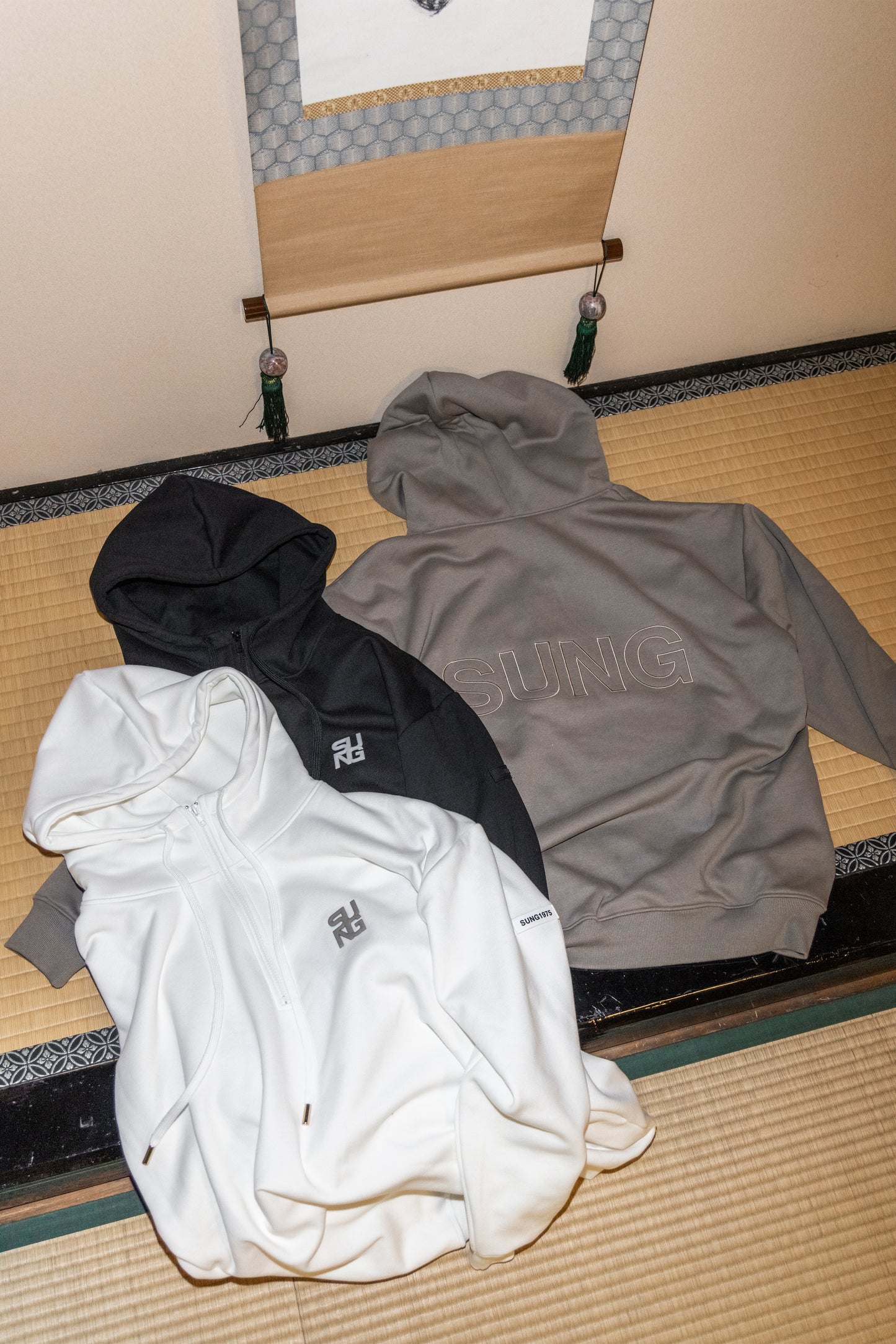 CUBIC LOGO SWEAT HOODIE