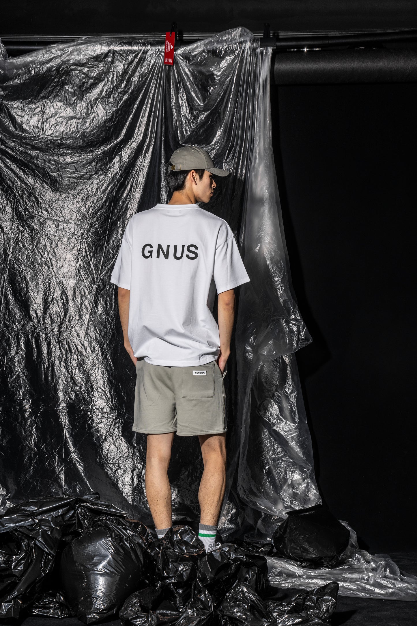 EMBOSS LOGO T-SHIRT