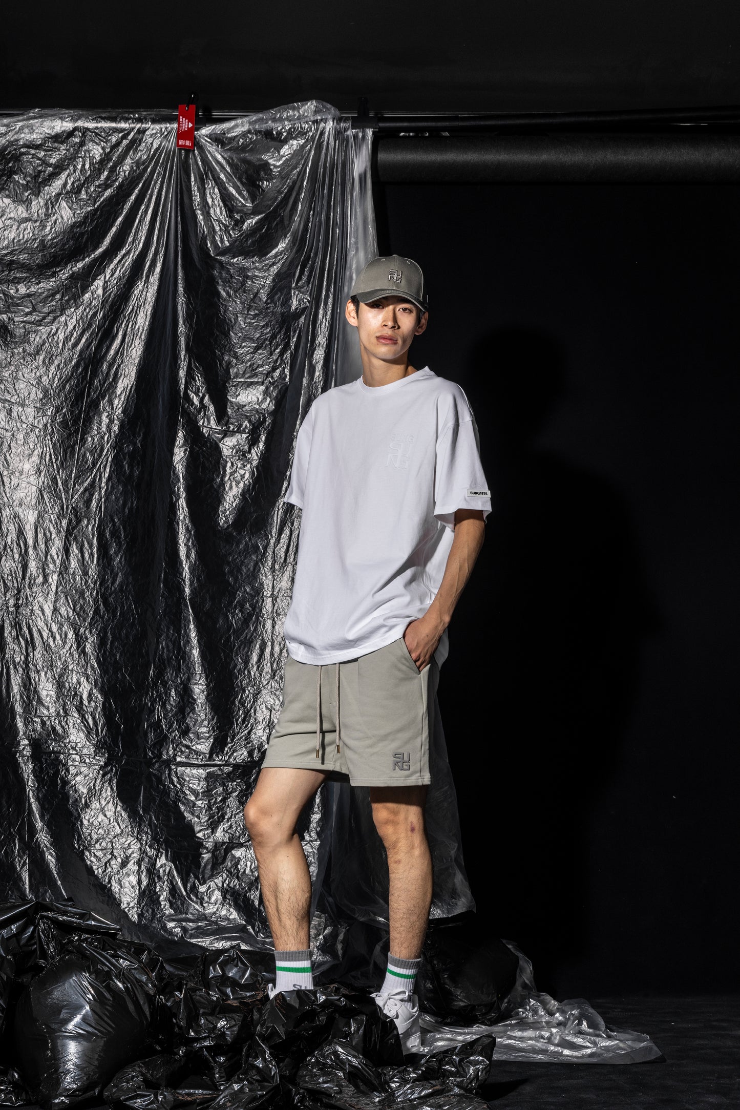 EMBOSS LOGO T-SHIRT