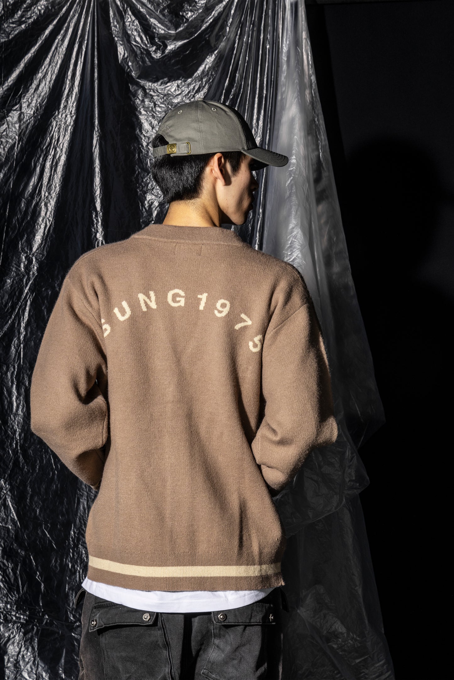BACK ARCH LOGO JACQUARD CARDIGAN