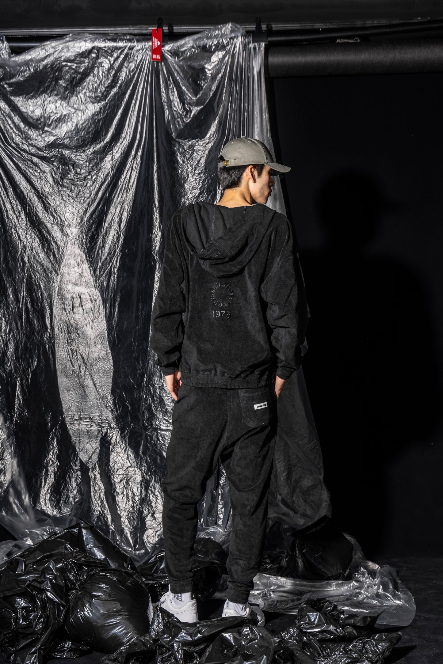 SIDE LOGO PILE TAPERED PANTS