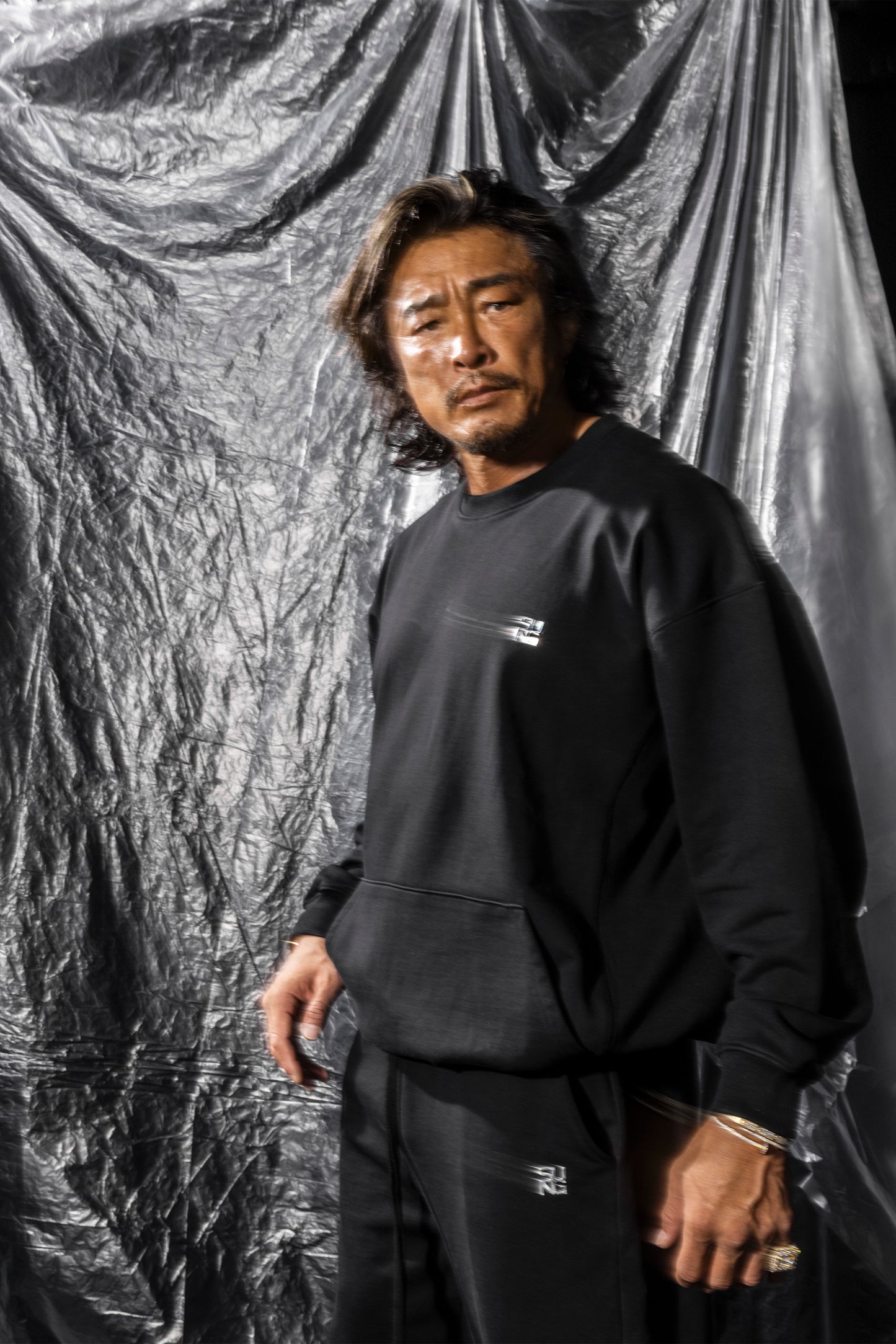SIDE RIB SHINE LOGO SWEAT TOPS