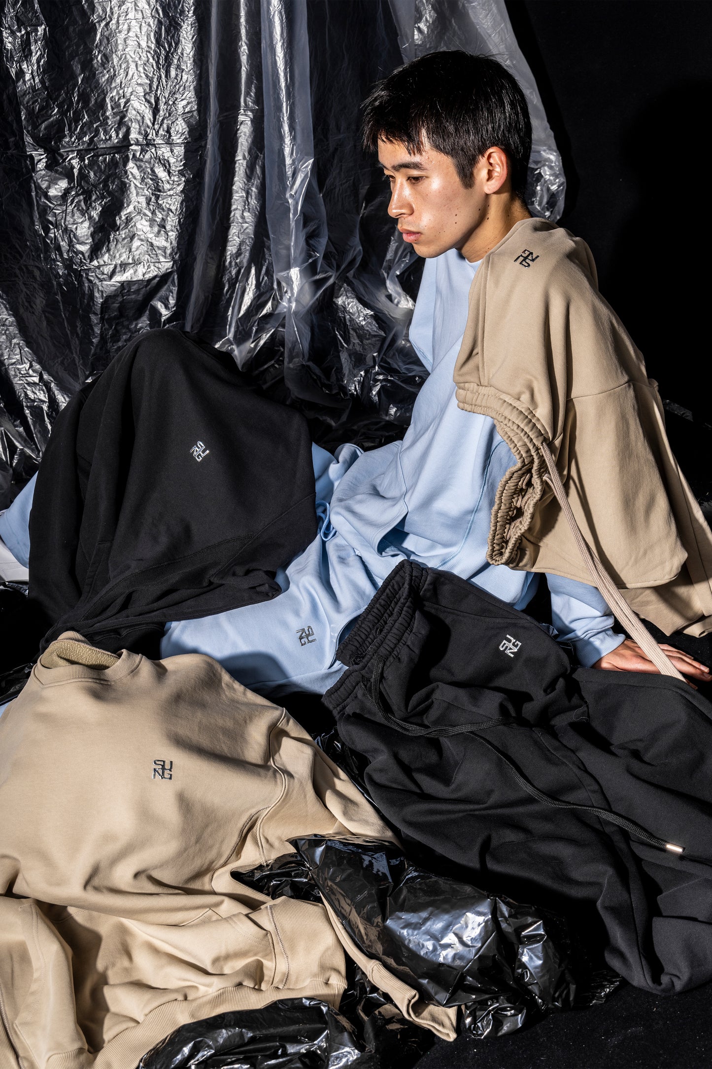 SIDE RIB SHINE LOGO SWEAT TOPS