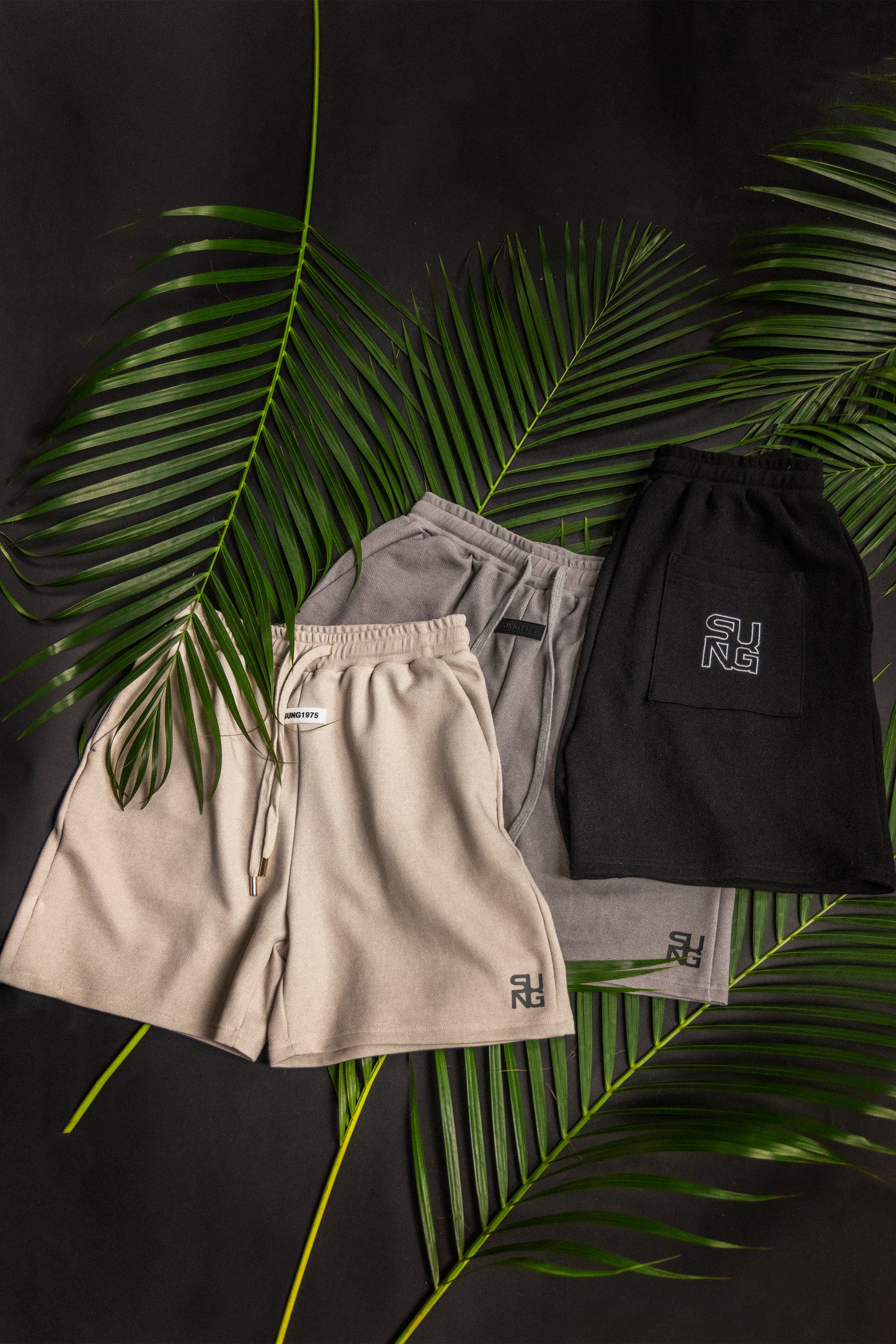 HANGUL LOGO HALF PANTS