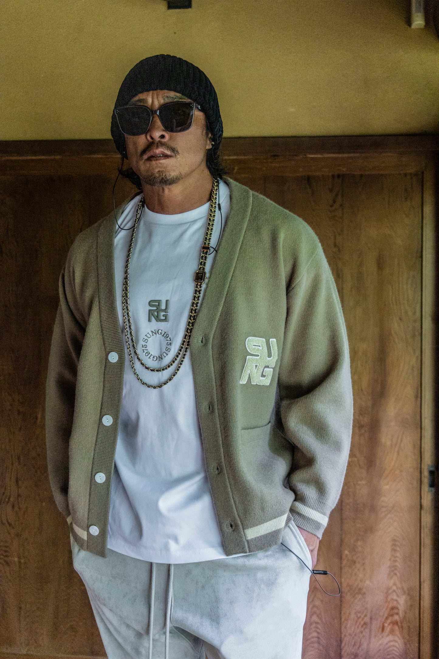 BACK ARCH LOGO JACQUARD CARDIGAN