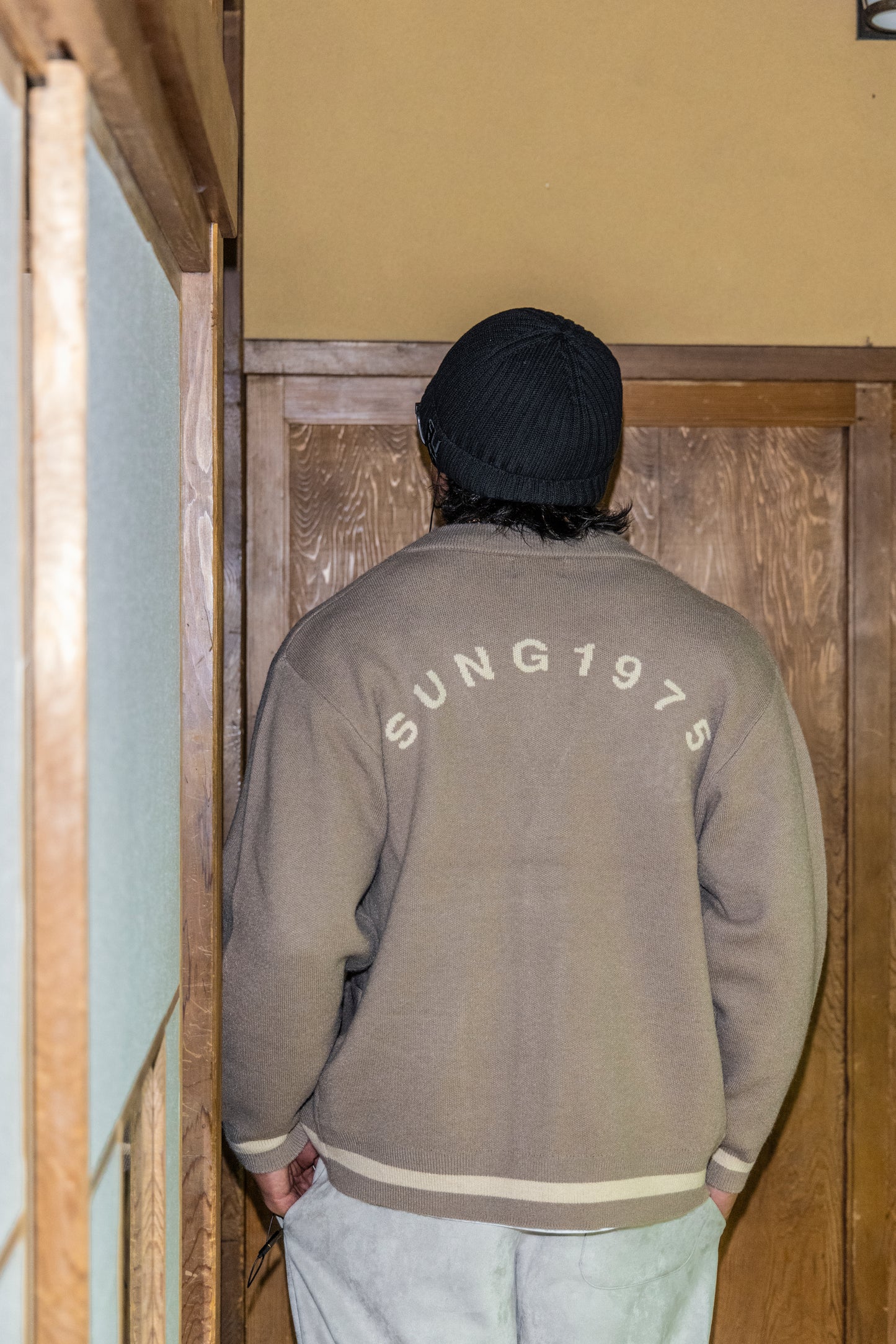 BACK ARCH LOGO JACQUARD CARDIGAN