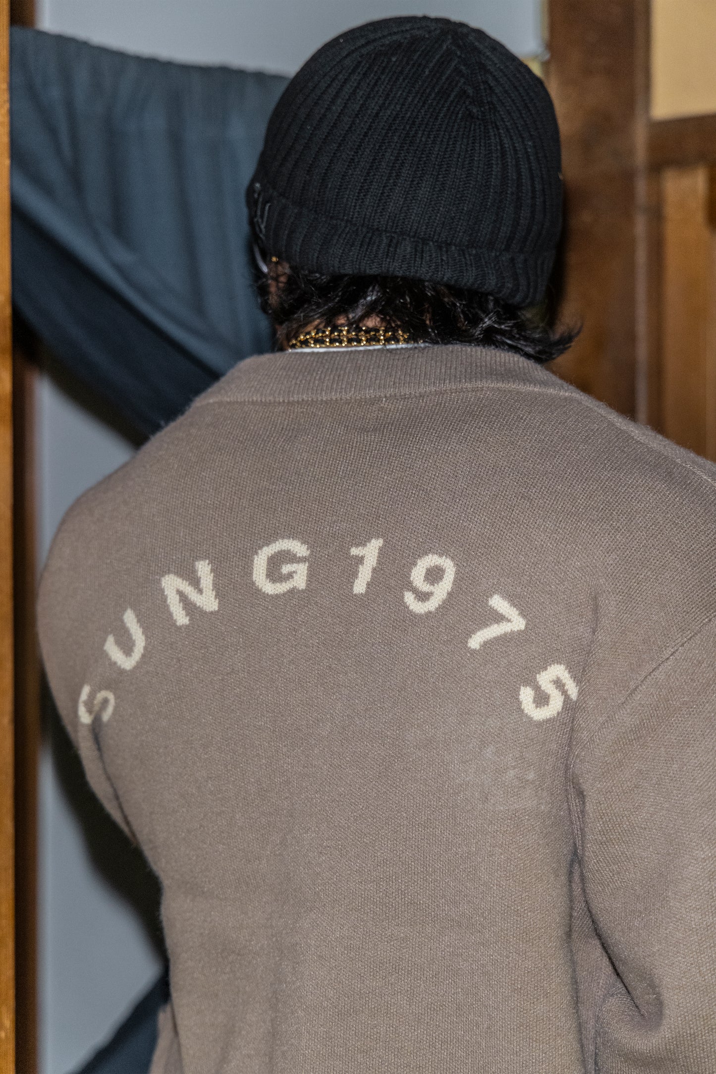 BACK ARCH LOGO JACQUARD CARDIGAN