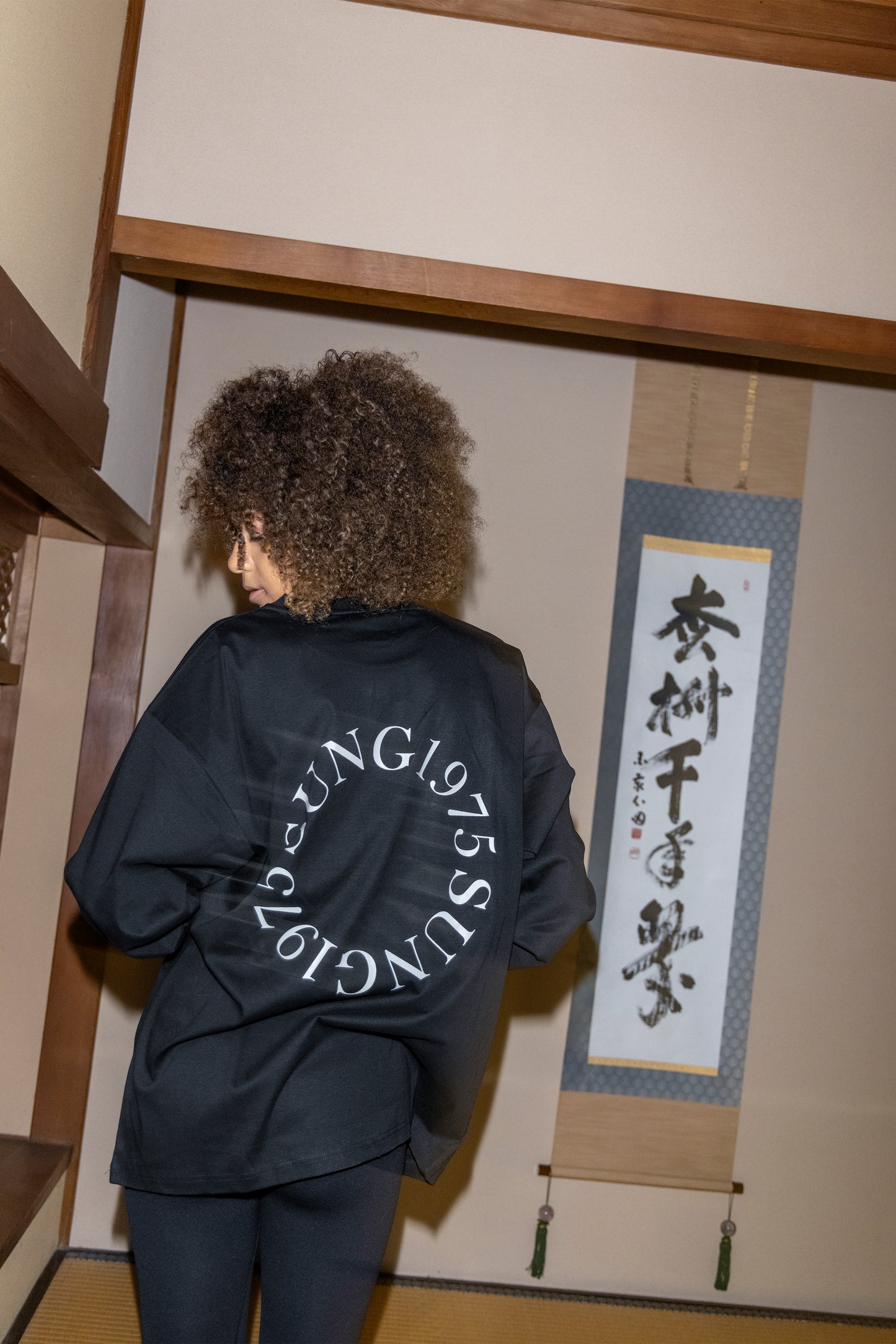 BACK CIRCLE LOGO LONG T SHIRTS