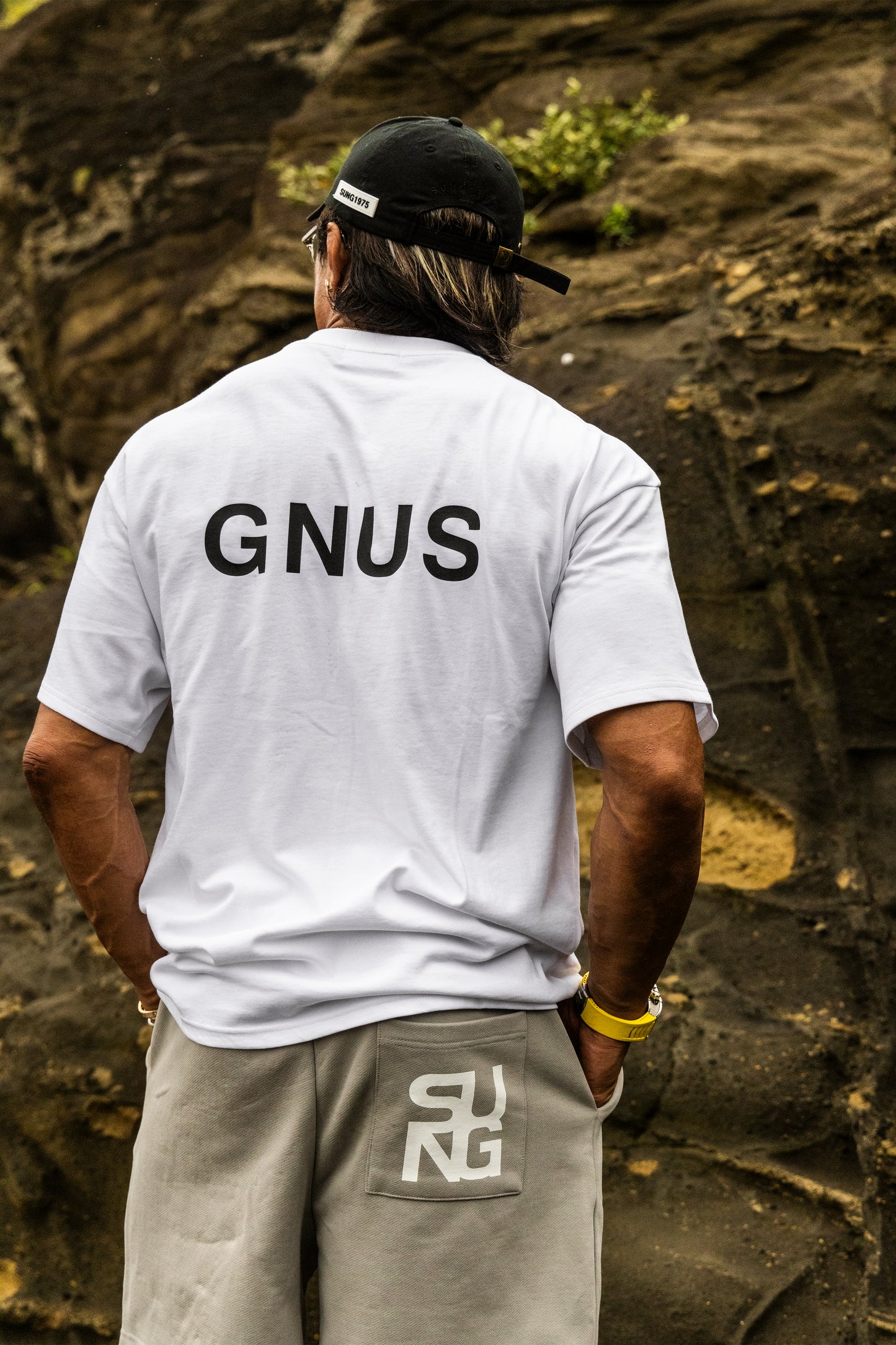EMBOSS LOGO T-SHIRT