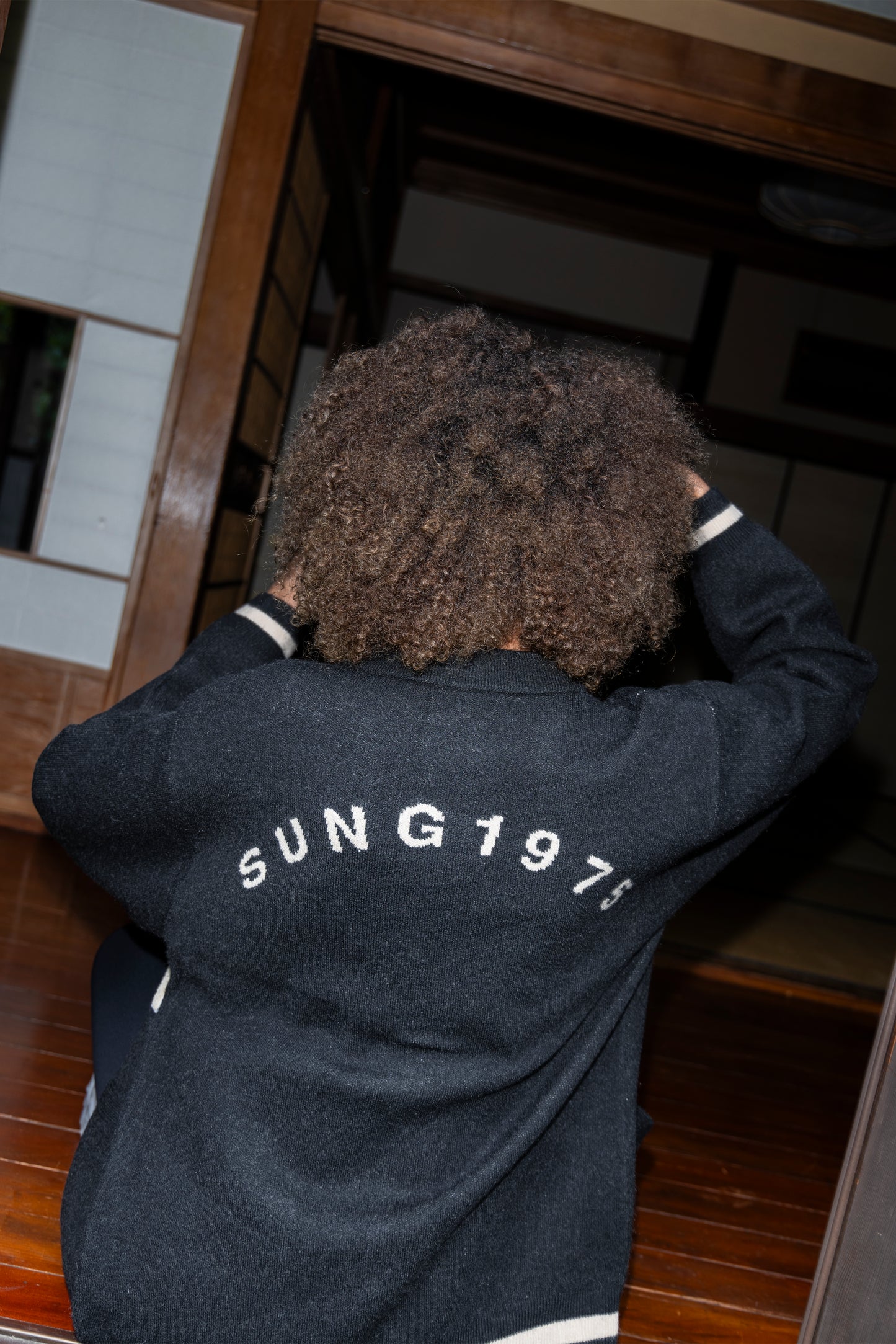 BACK ARCH LOGO JACQUARD CARDIGAN