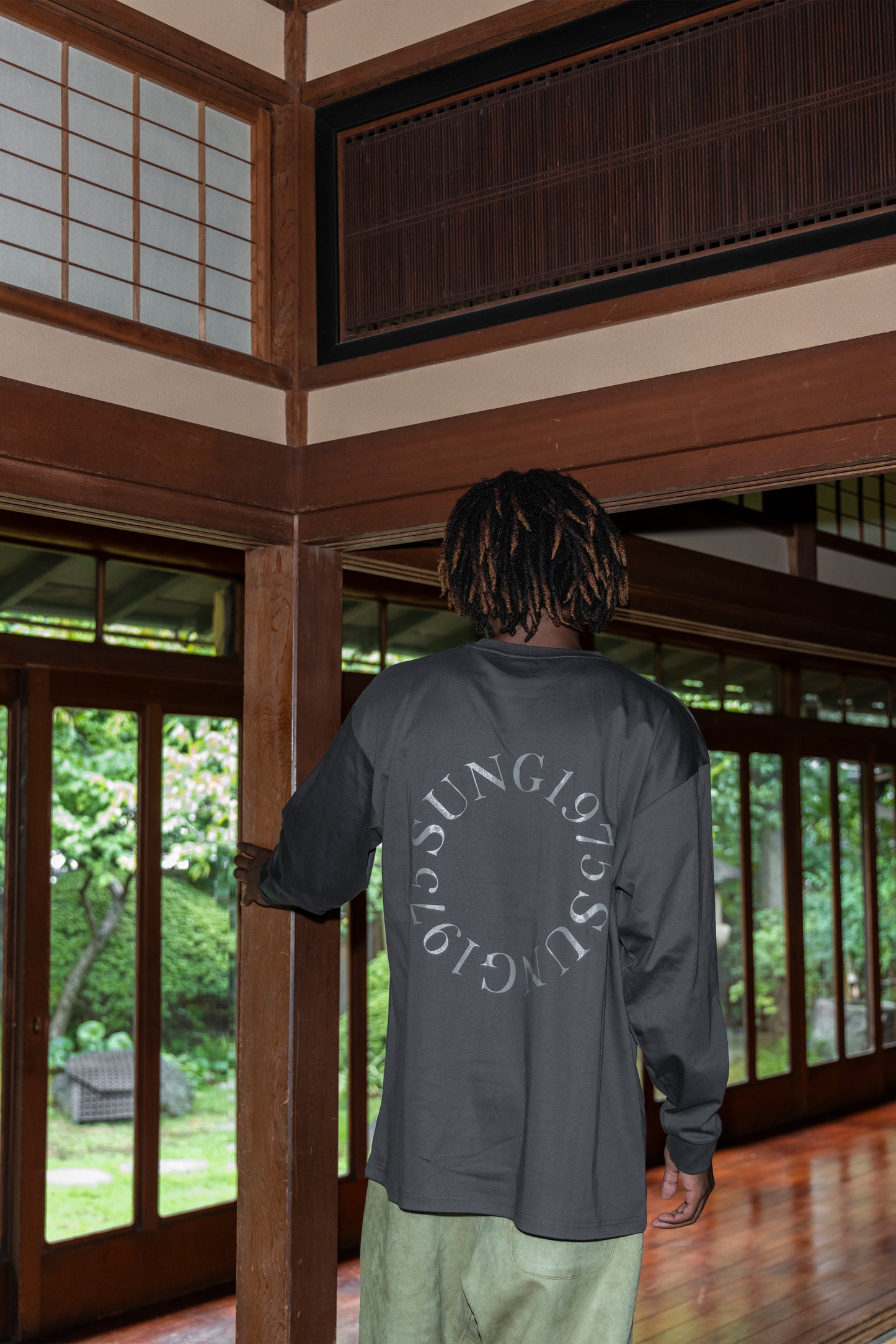 BACK CIRCLE LOGO LONG T SHIRTS