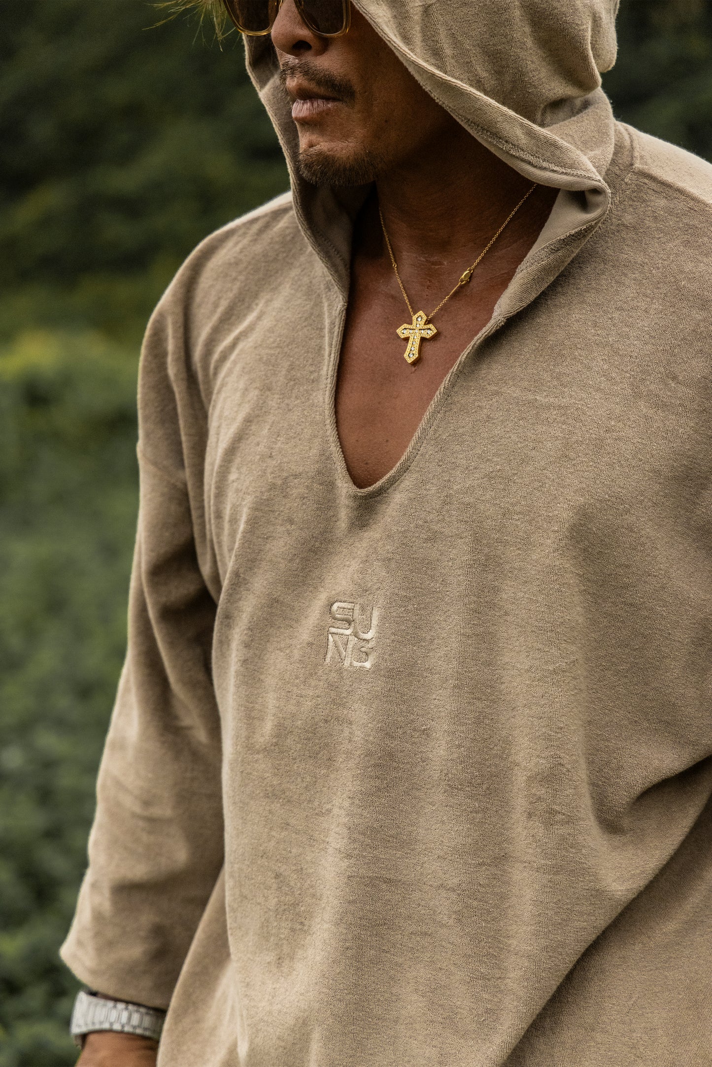 CENTER NOTCH PILE HOODIE