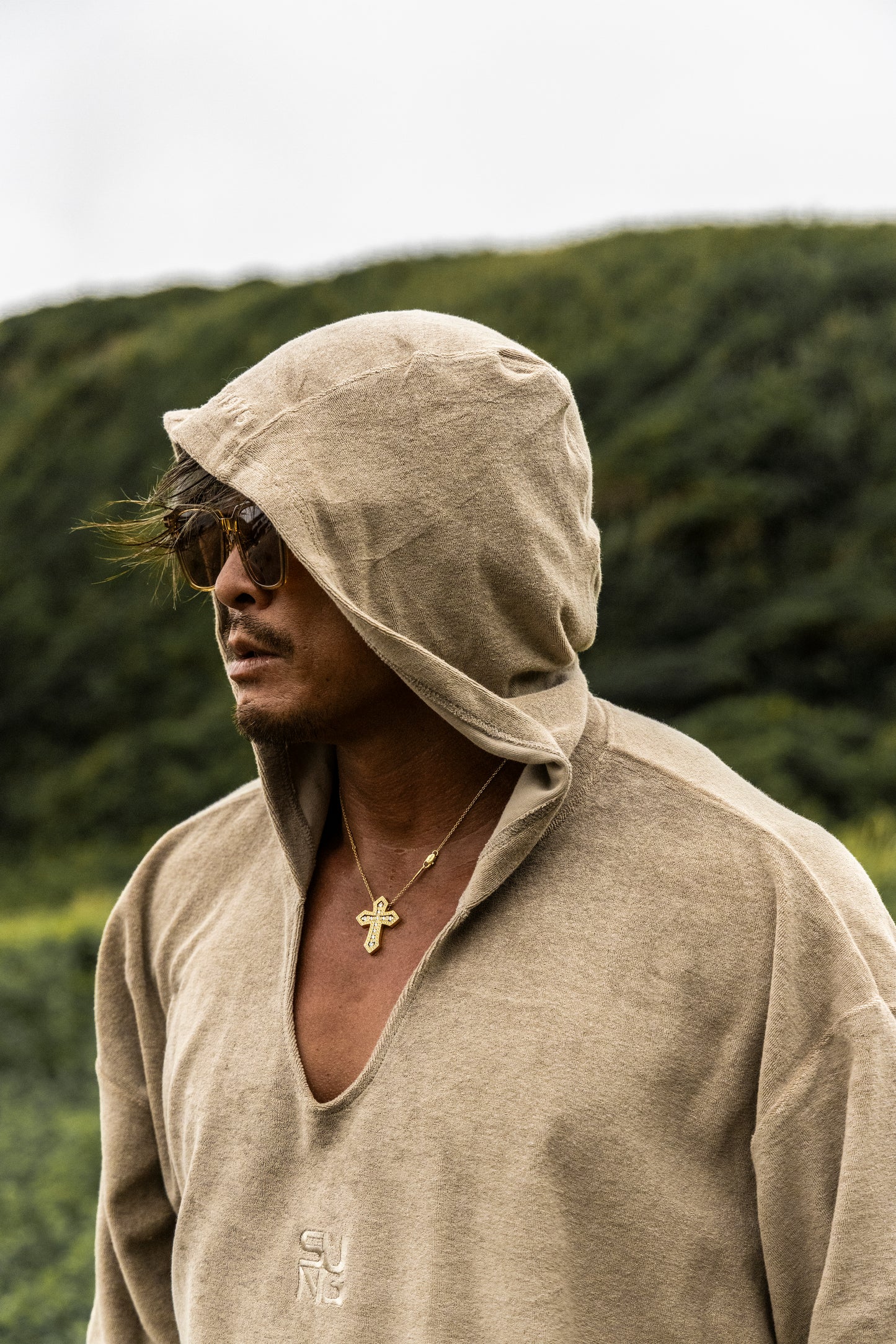 CENTER NOTCH PILE HOODIE