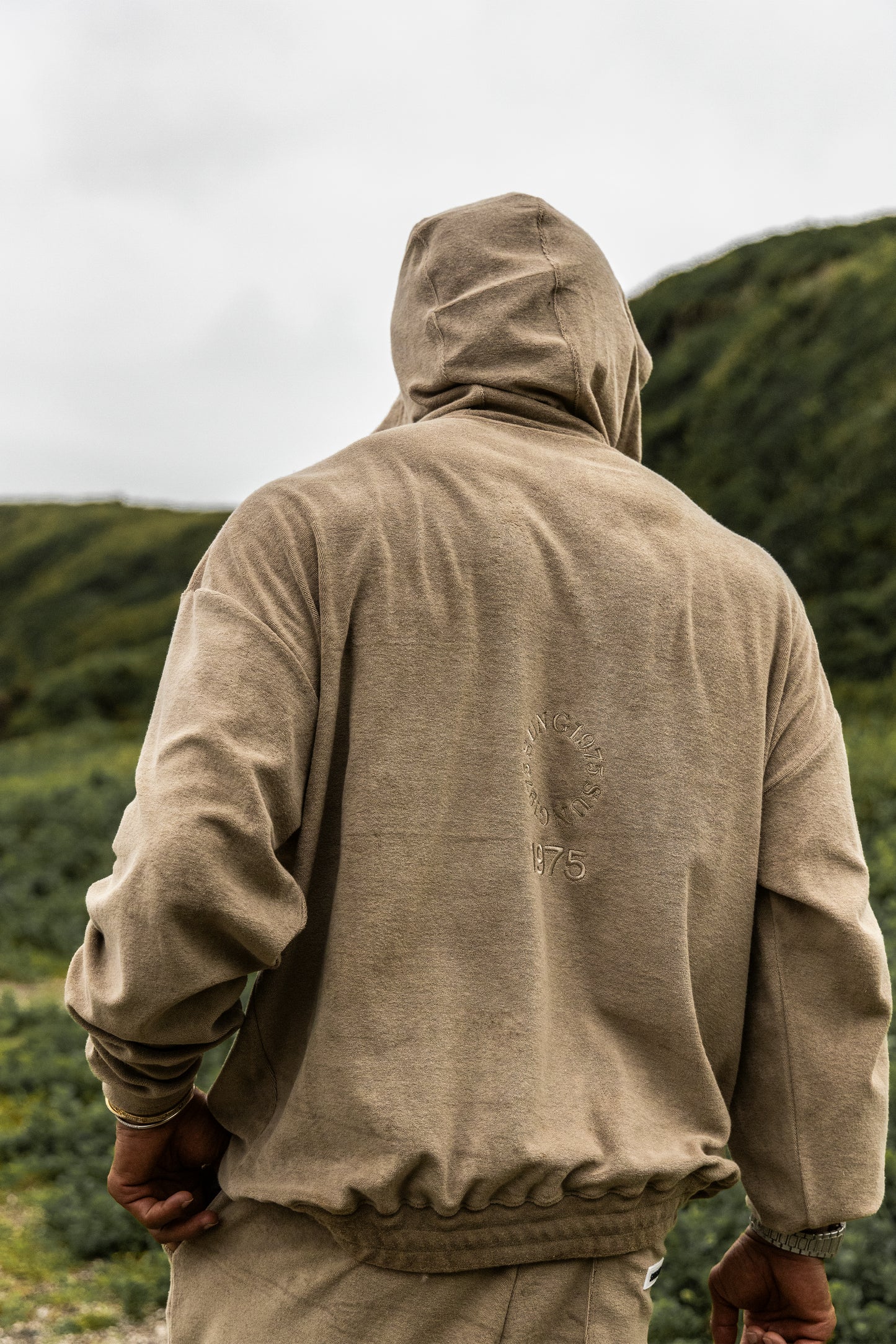 CENTER NOTCH PILE HOODIE
