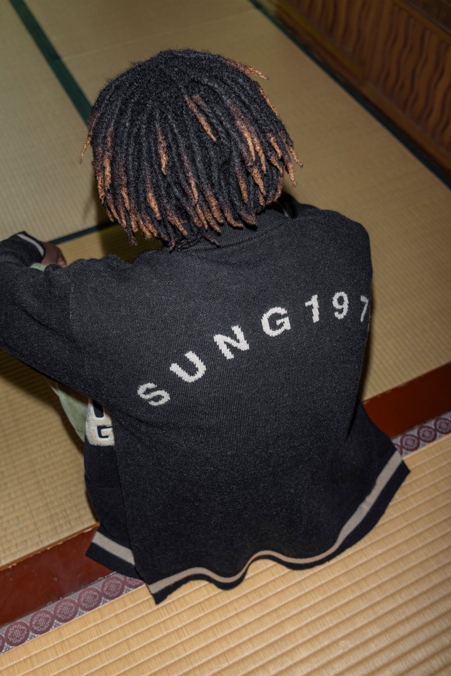 BACK ARCH LOGO JACQUARD CARDIGAN
