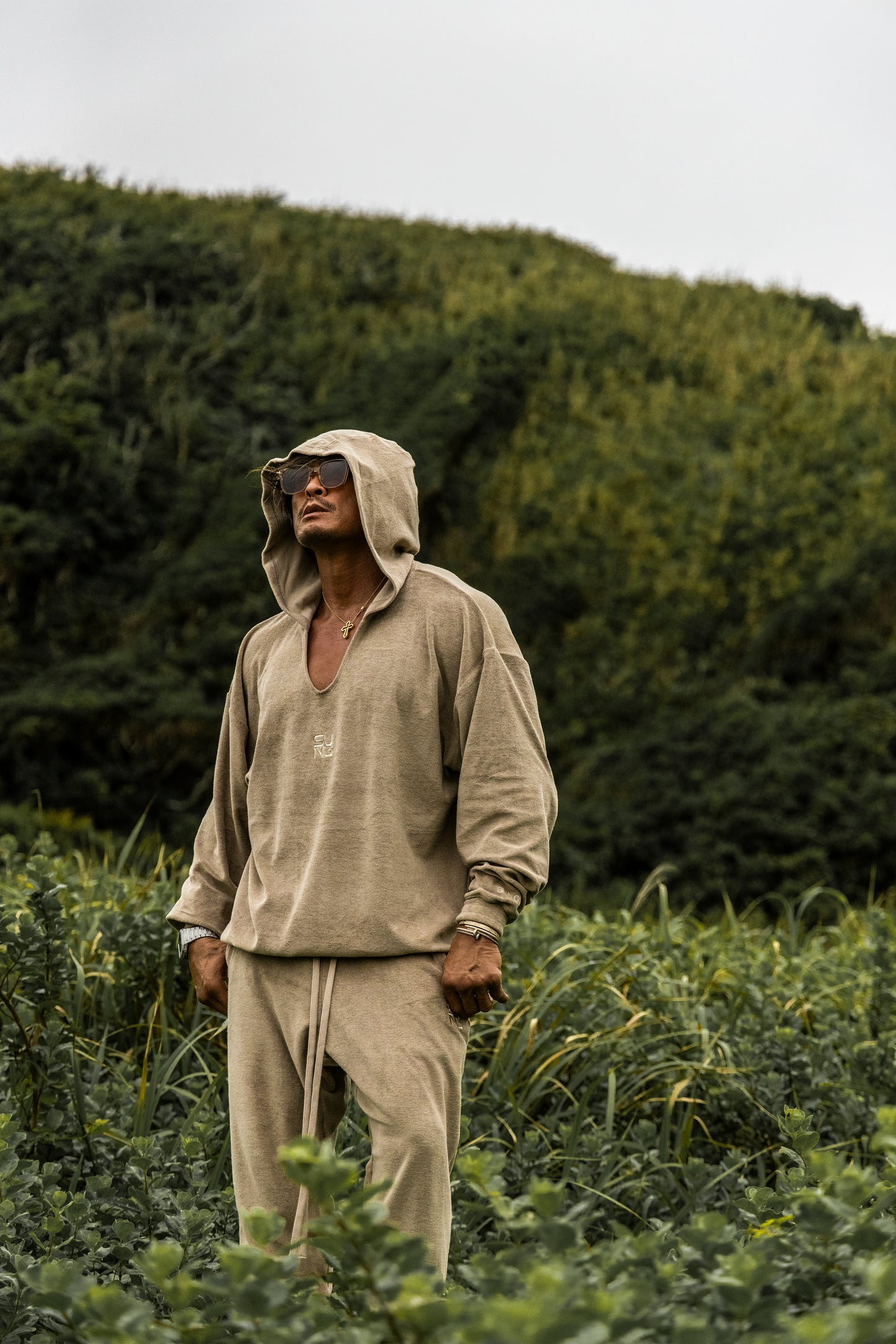 CENTER NOTCH PILE HOODIE