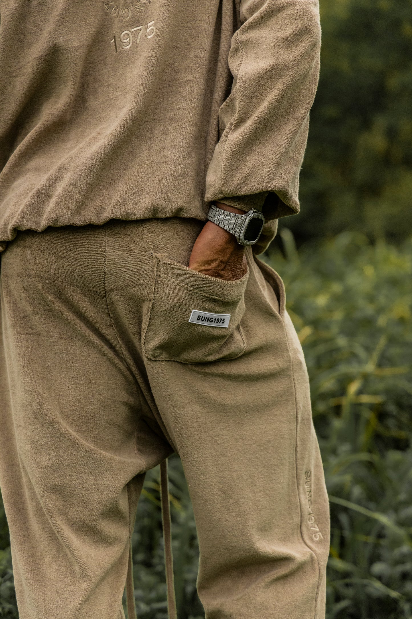 SIDE LOGO PILE TAPERED PANTS