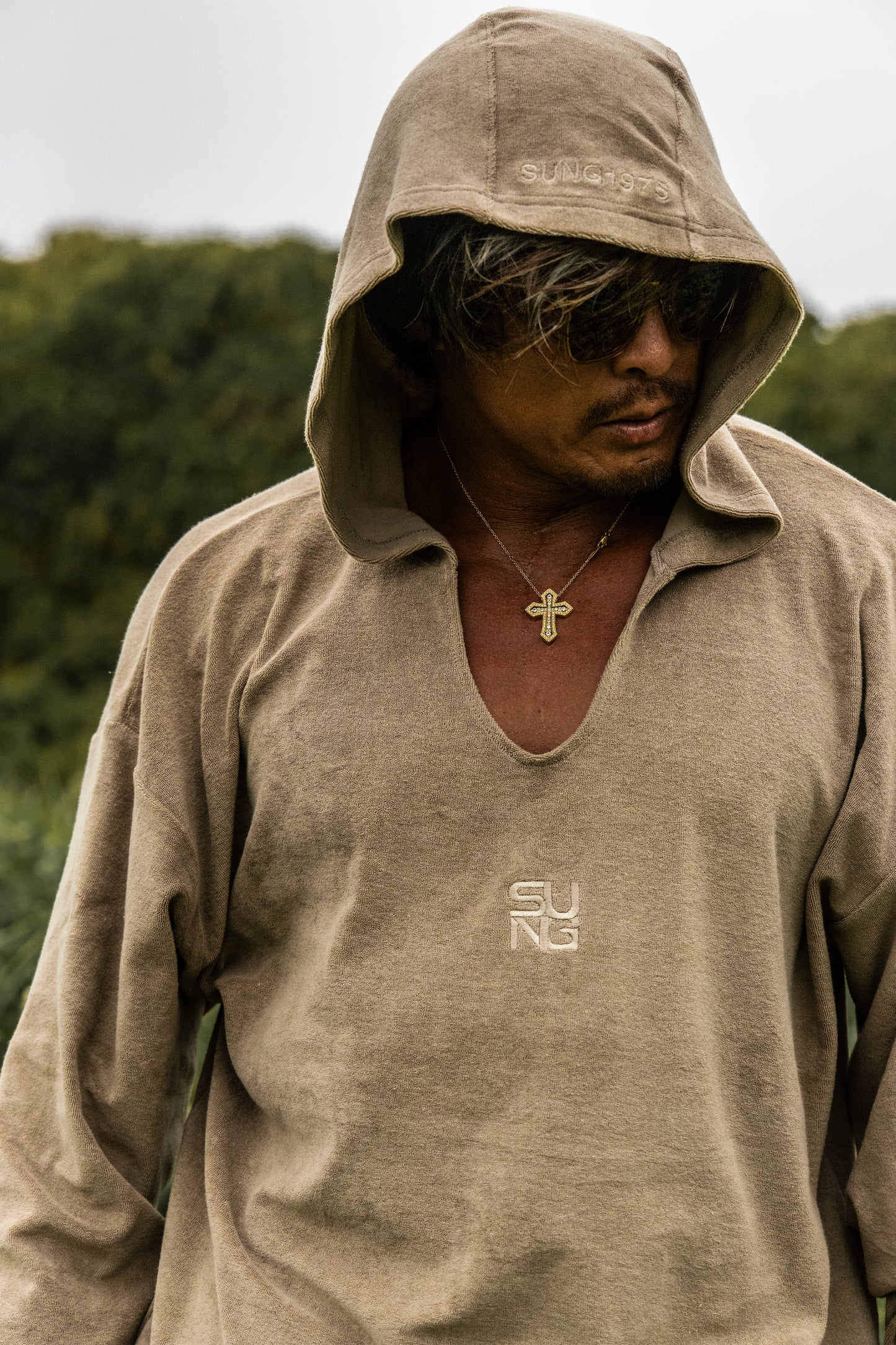 CENTER NOTCH PILE HOODIE
