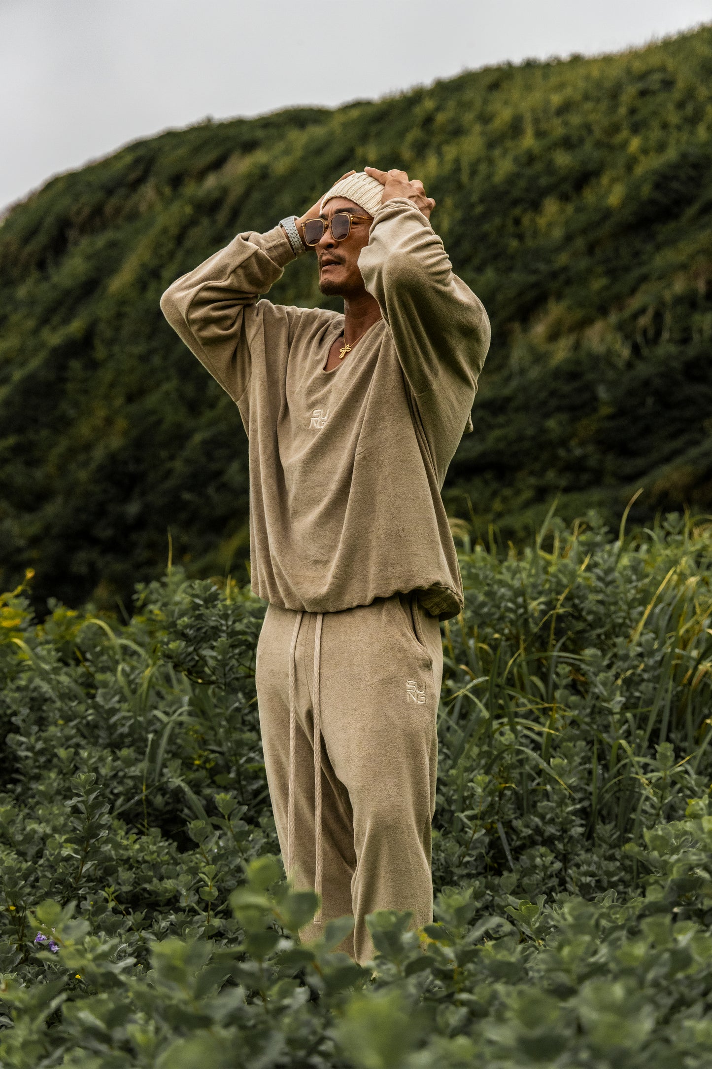 SIDE LOGO PILE TAPERED PANTS