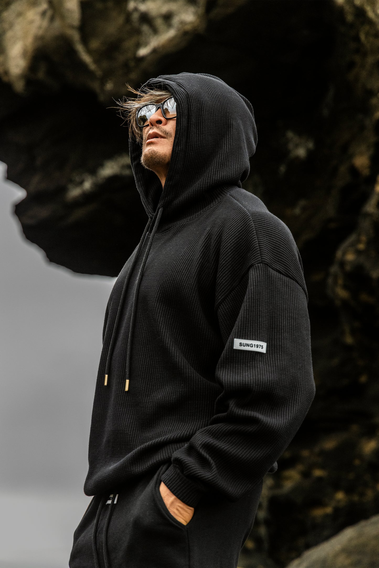 WAFFLE SIDE LOGO HOODIE