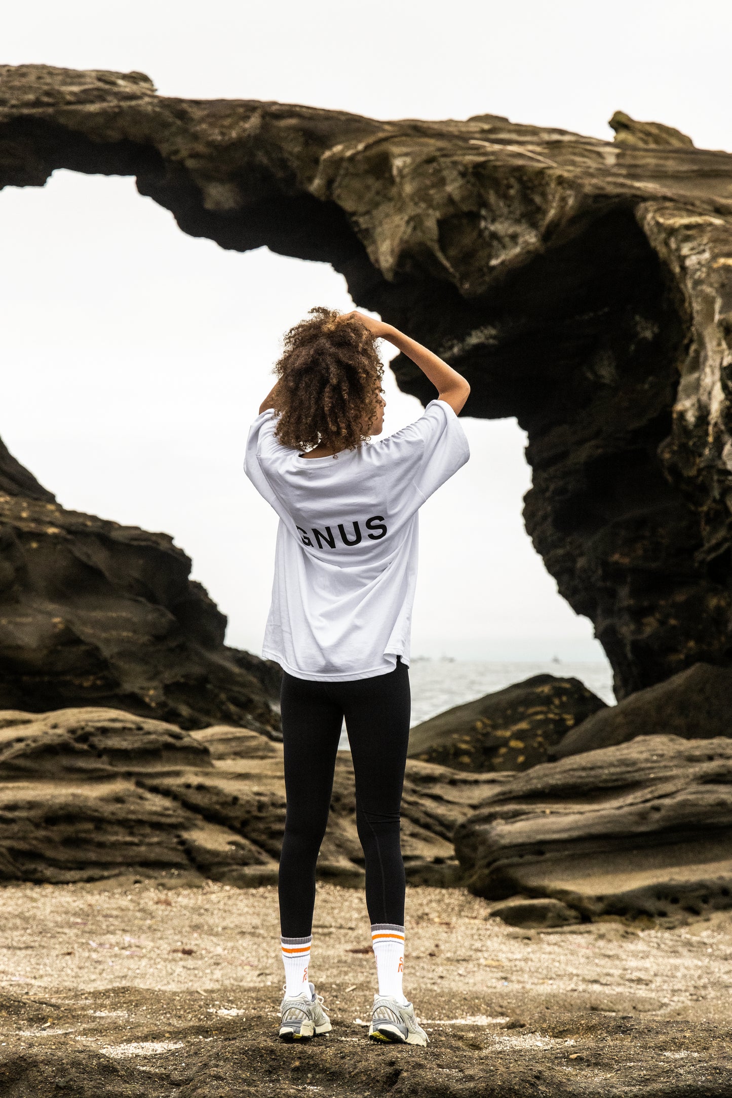 EMBOSS LOGO T-SHIRT