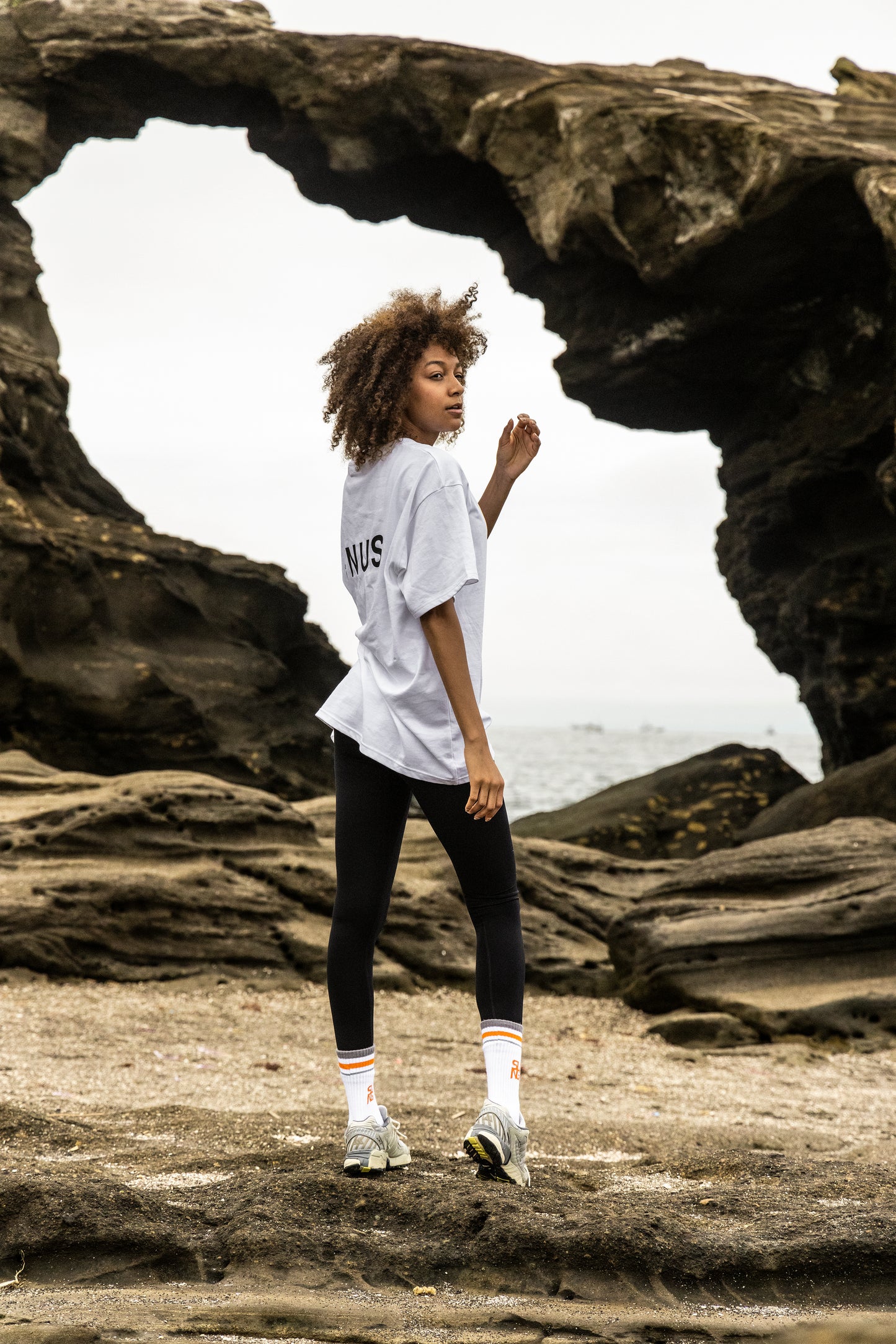 EMBOSS LOGO T-SHIRT