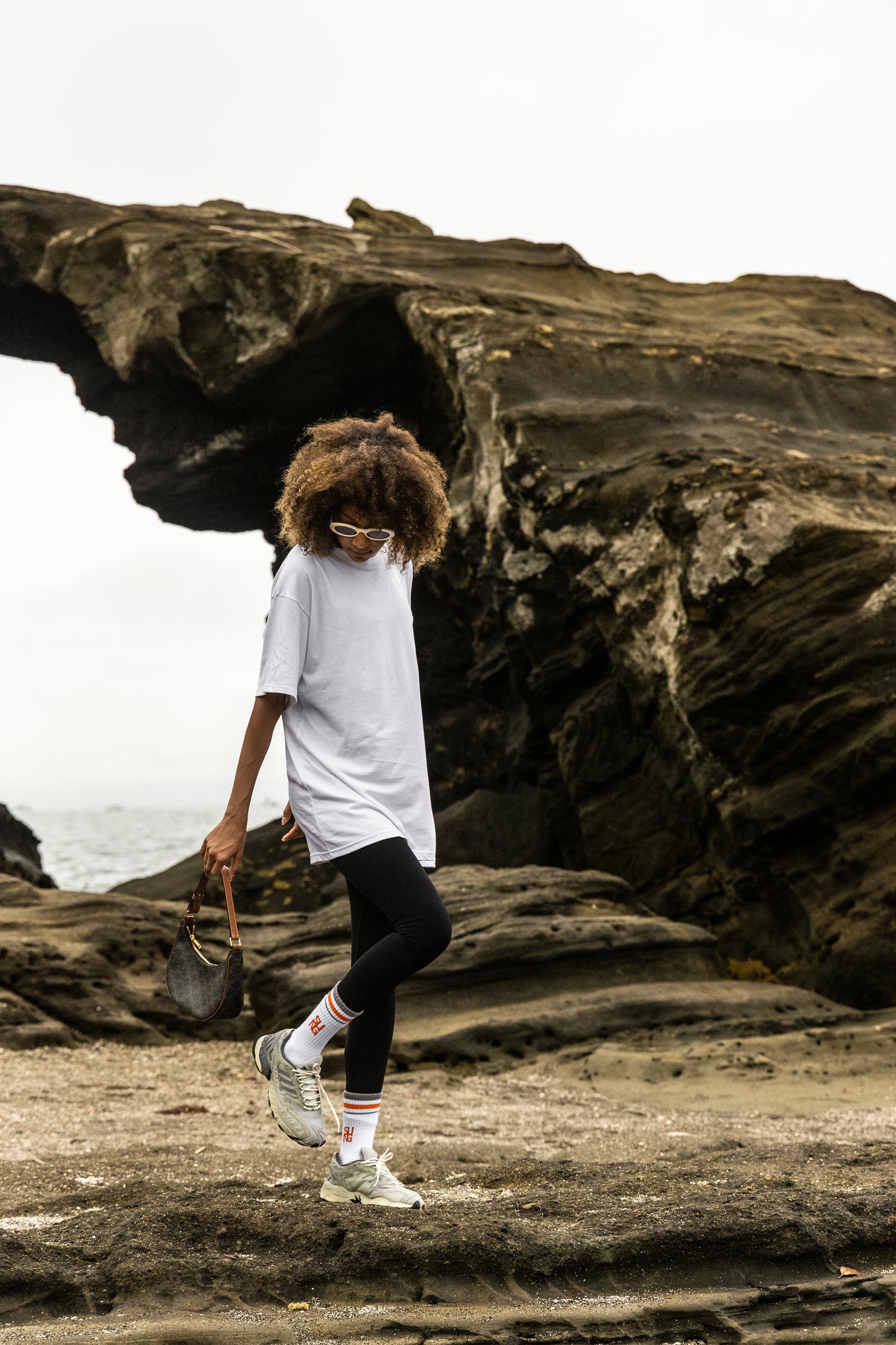 EMBOSS LOGO T-SHIRT