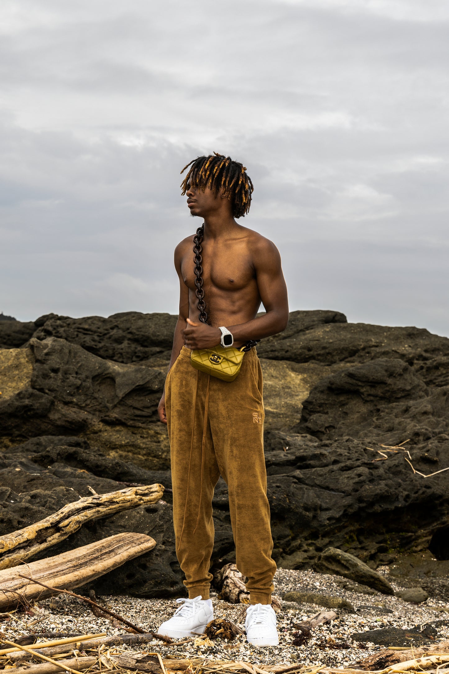 SIDE LOGO PILE TAPERED PANTS