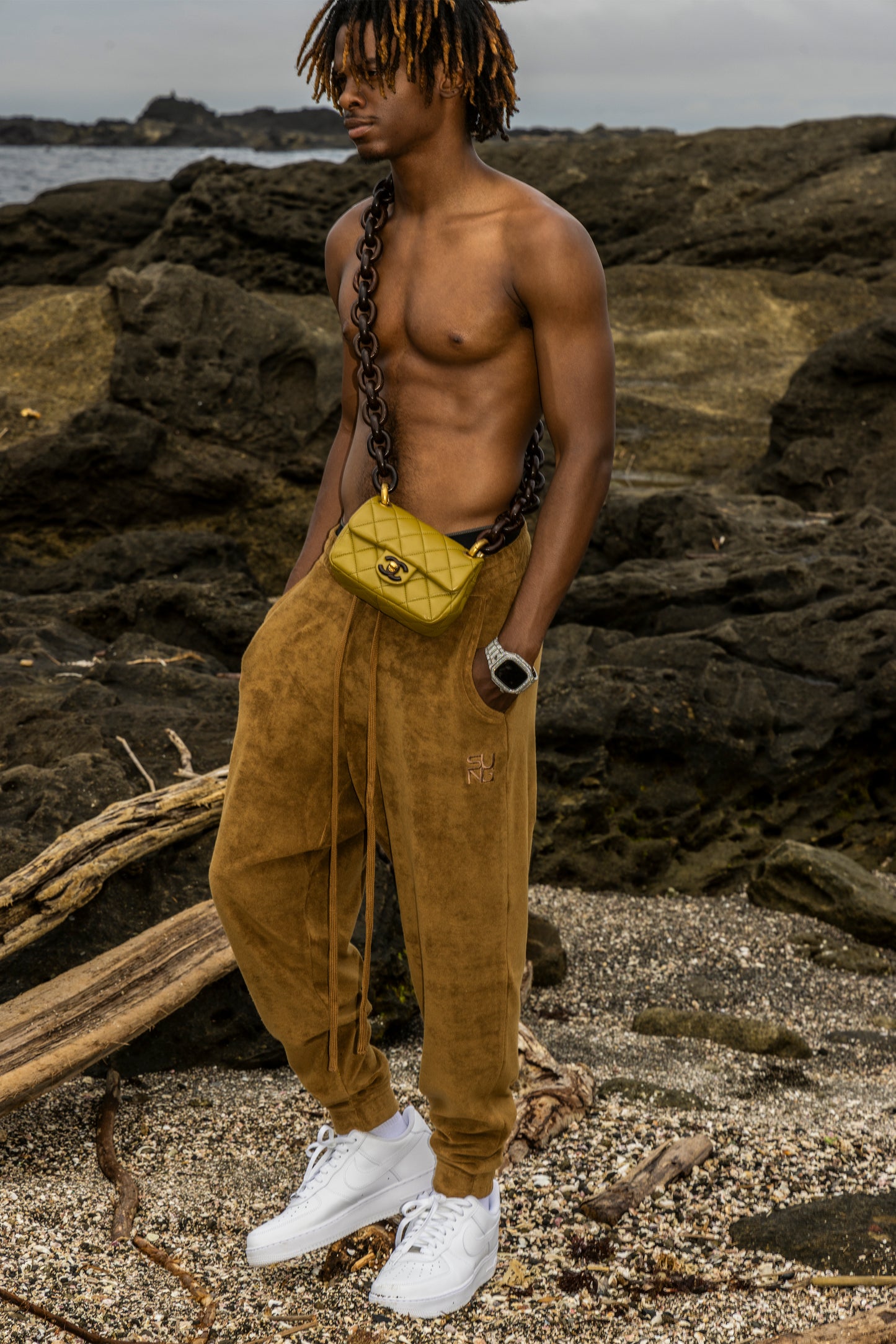 SIDE LOGO PILE TAPERED PANTS