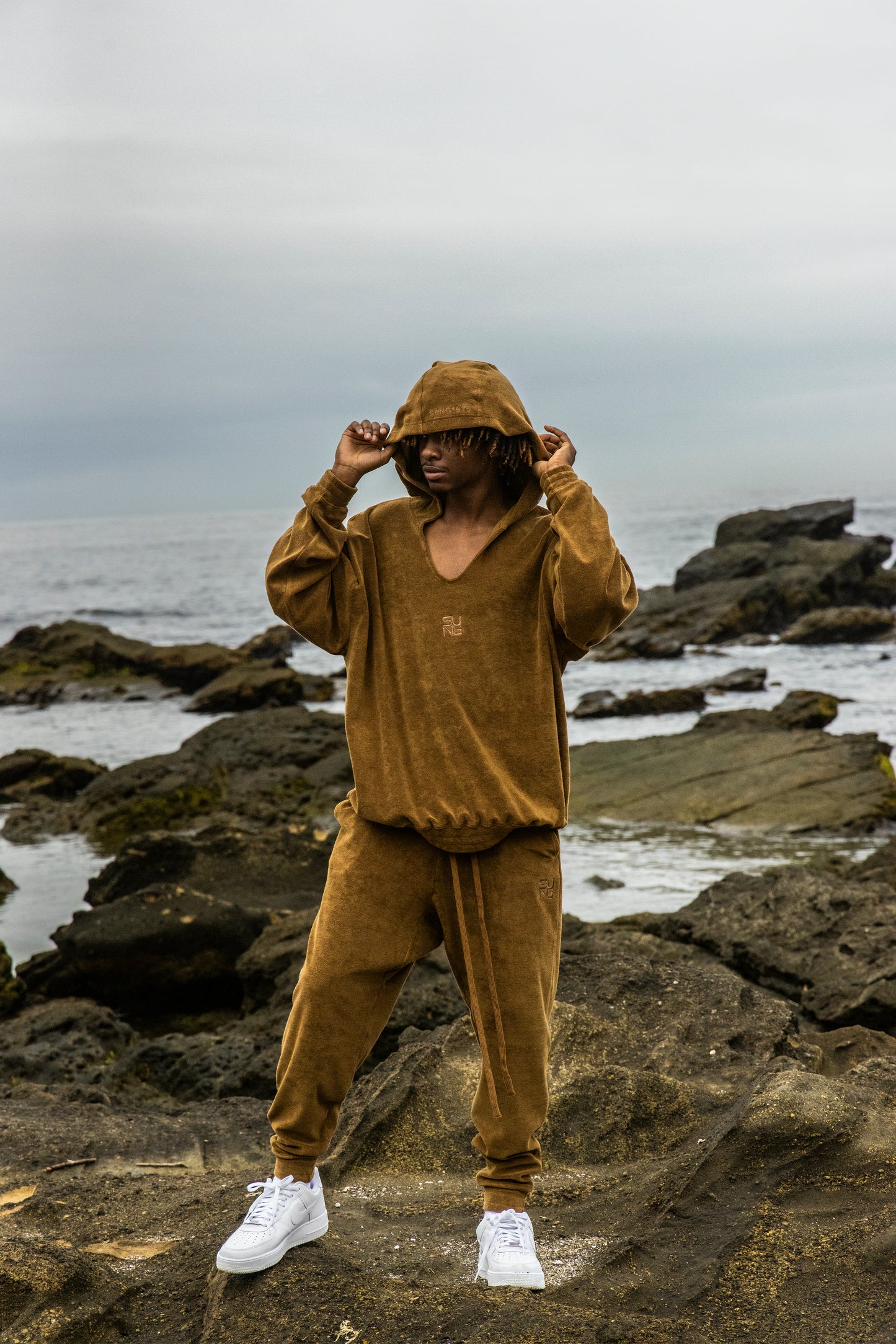 CENTER NOTCH PILE HOODIE