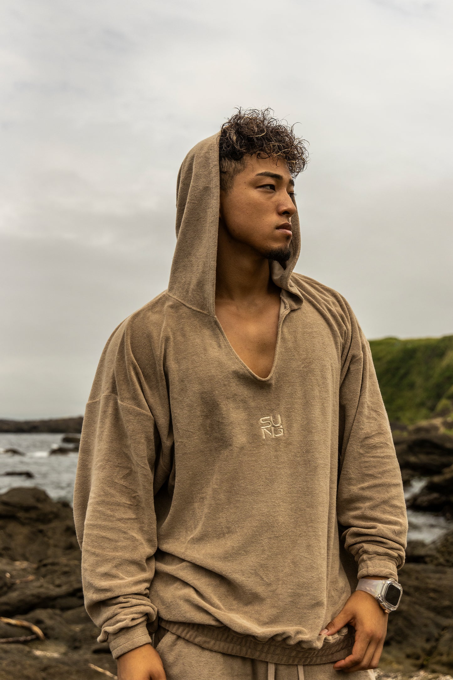CENTER NOTCH PILE HOODIE