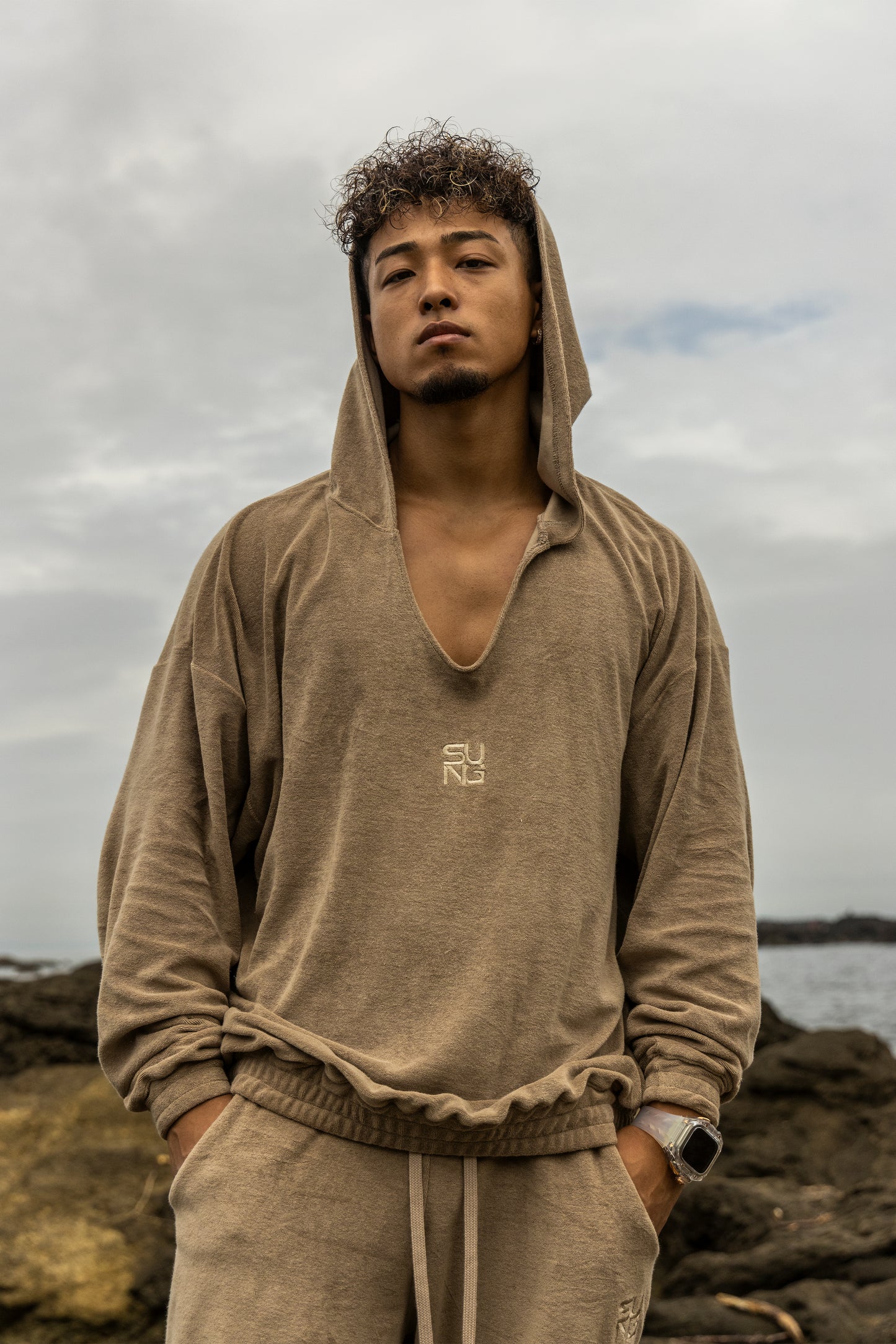 CENTER NOTCH PILE HOODIE