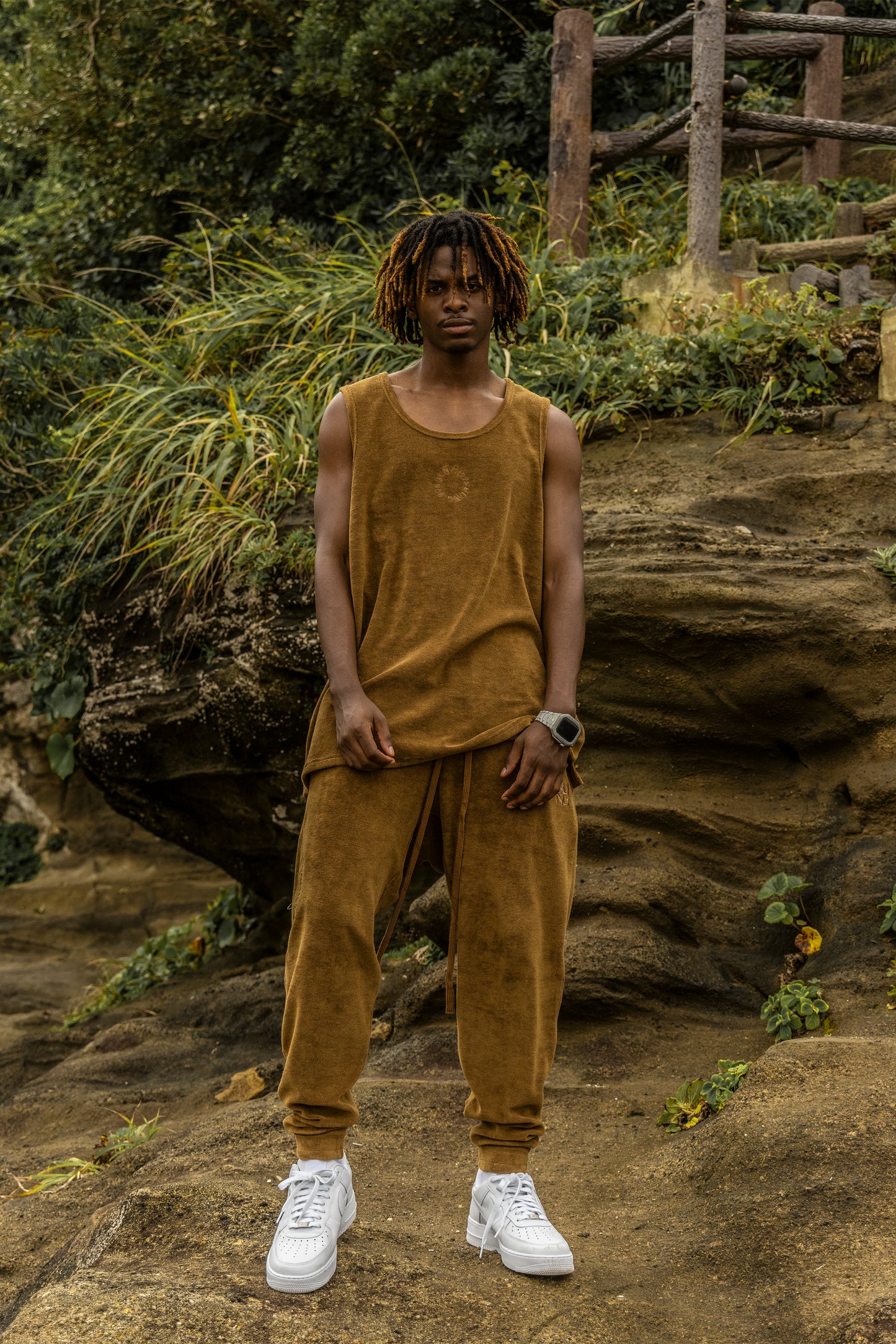 SIDE LOGO PILE TAPERED PANTS