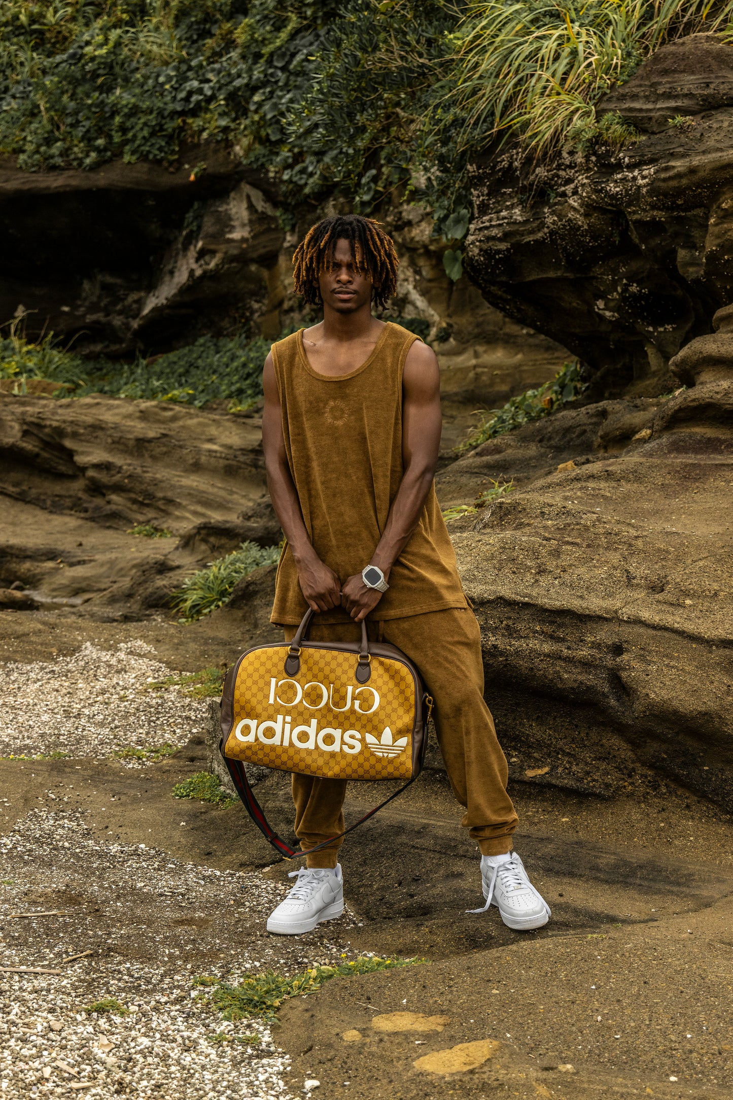 SIDE LOGO PILE TAPERED PANTS