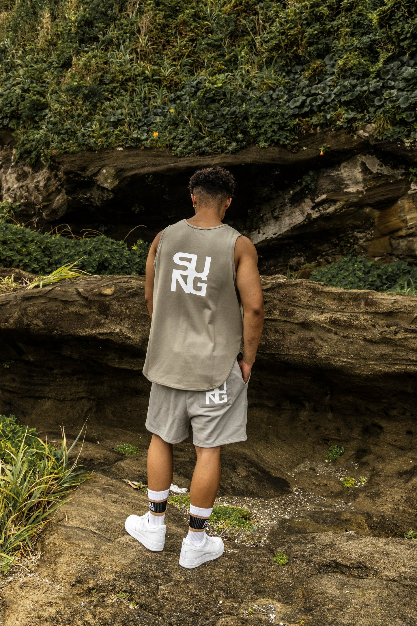 LOUND SIDE SLIT TANK