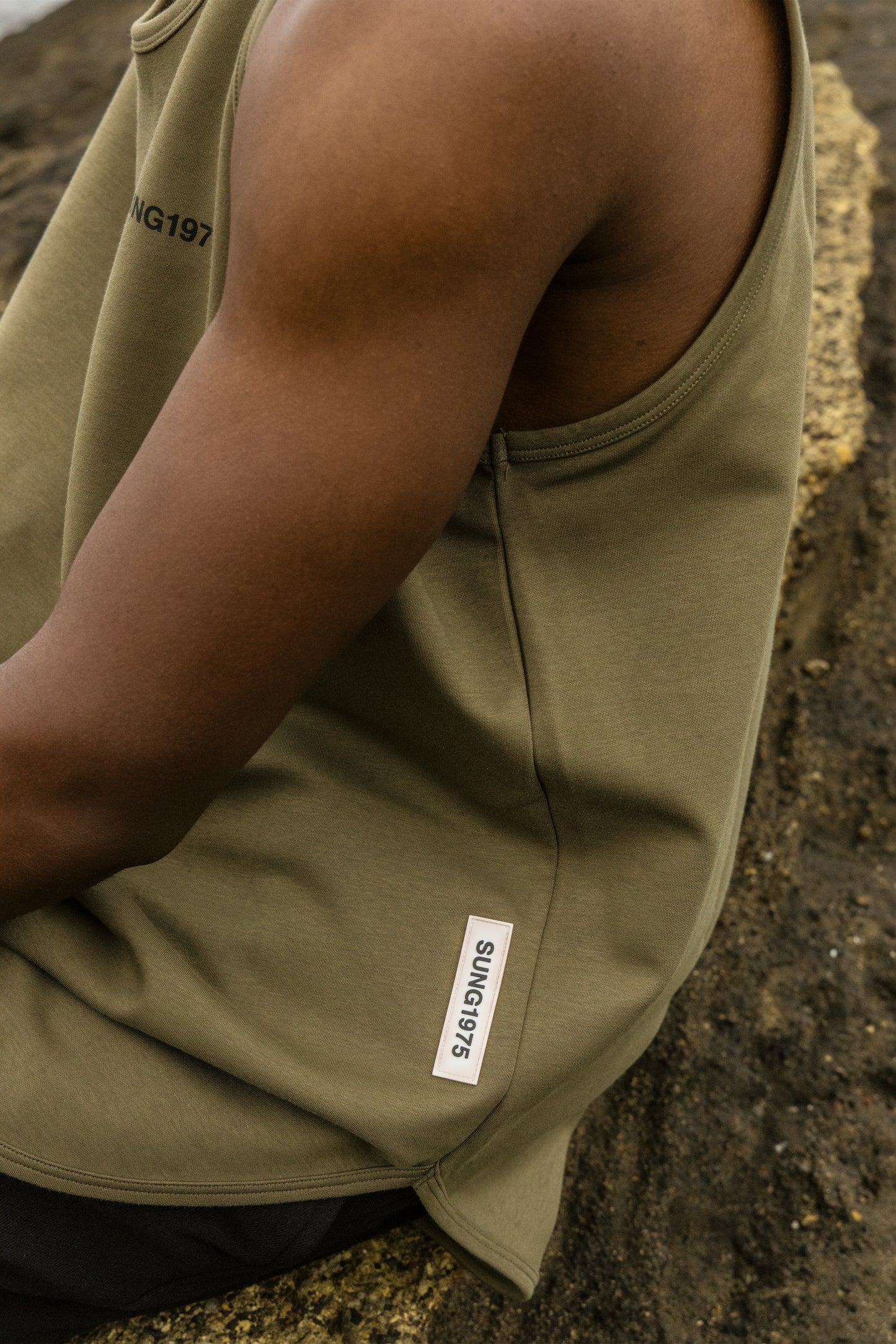 LOUND SIDE SLIT TANK