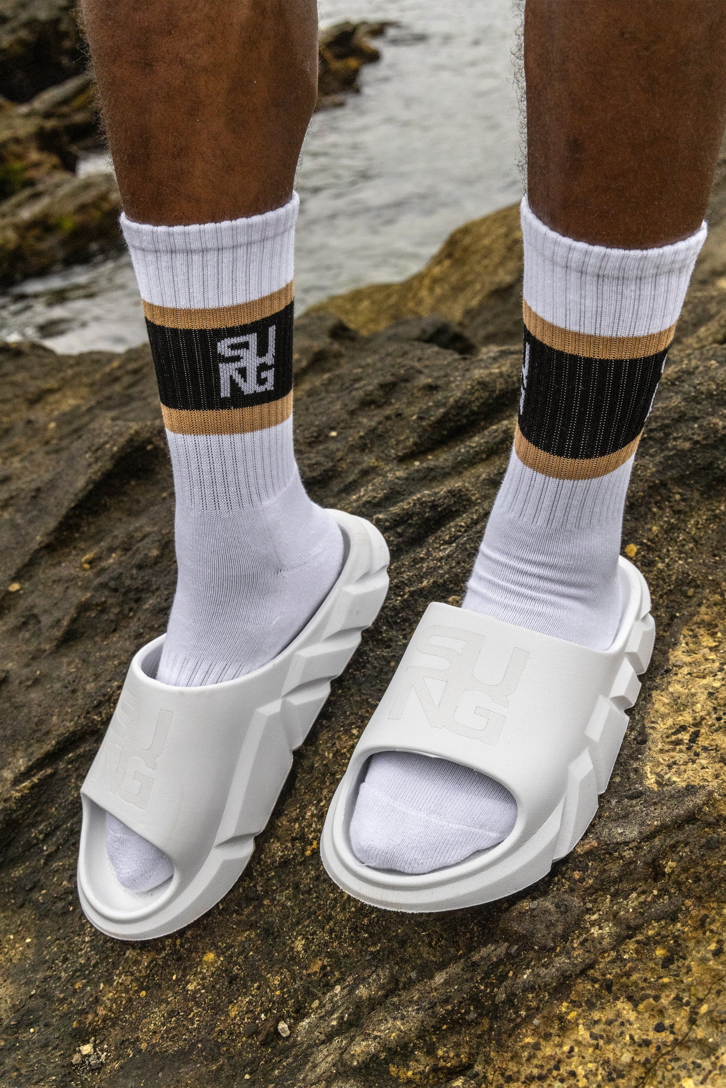 SIGNATURE SANDAL